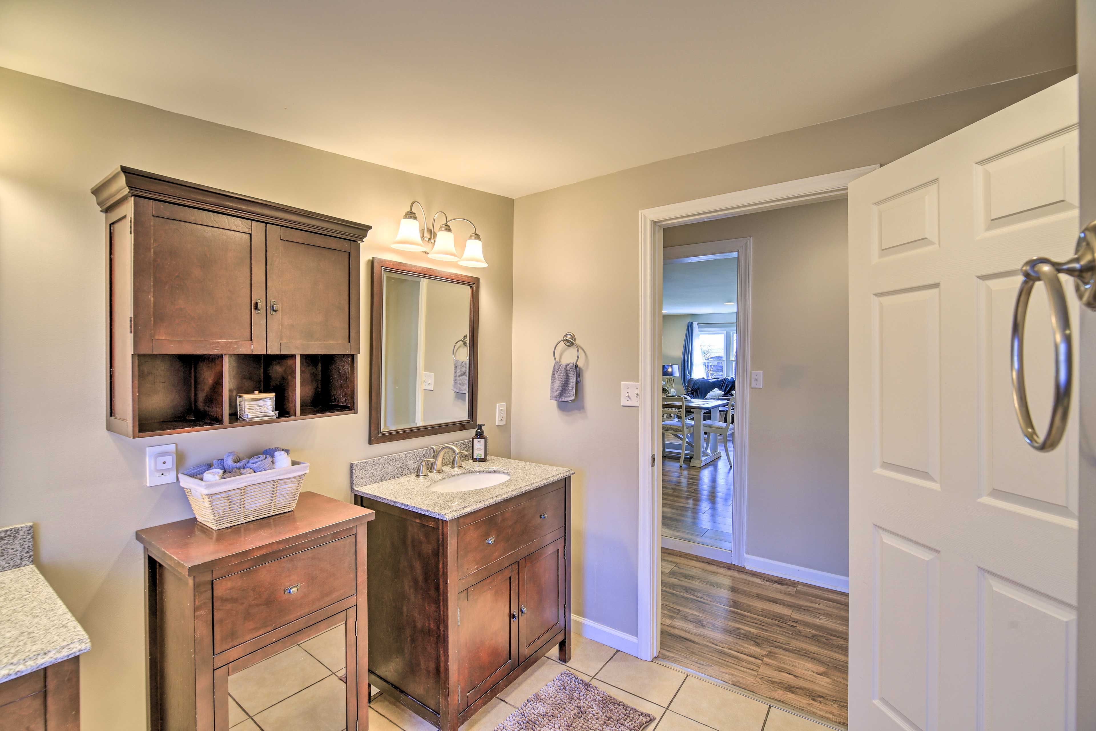 Full Bathroom