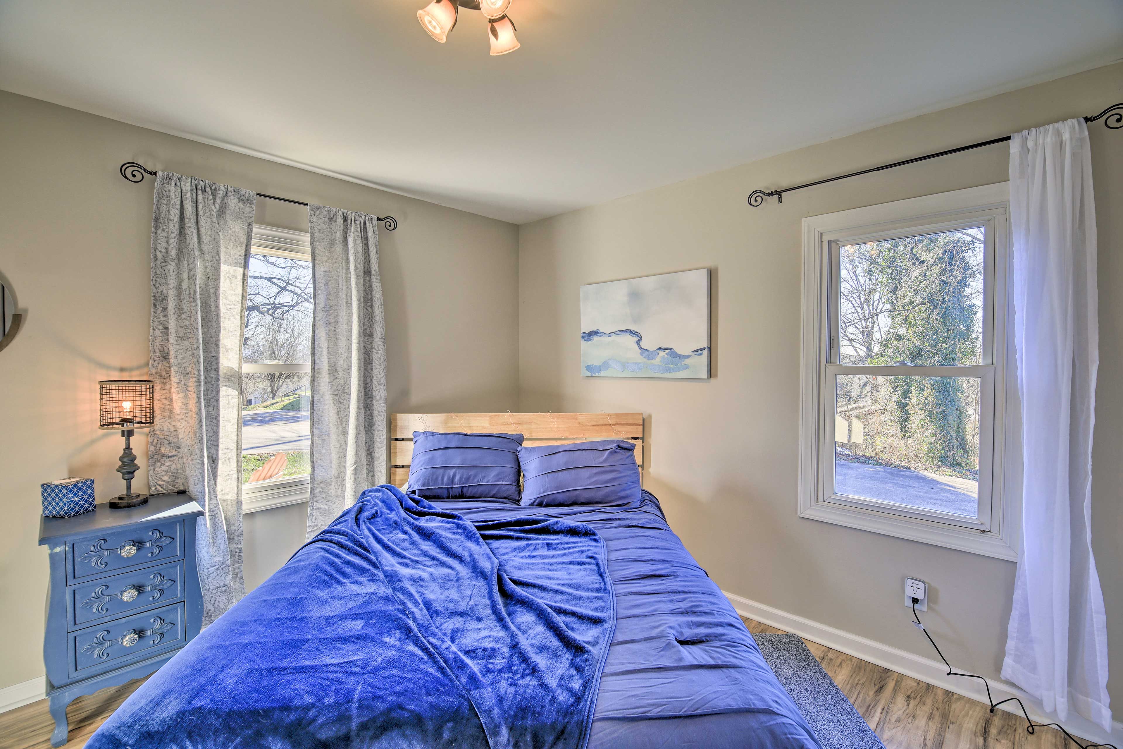 Bedroom 3 | Queen Bed