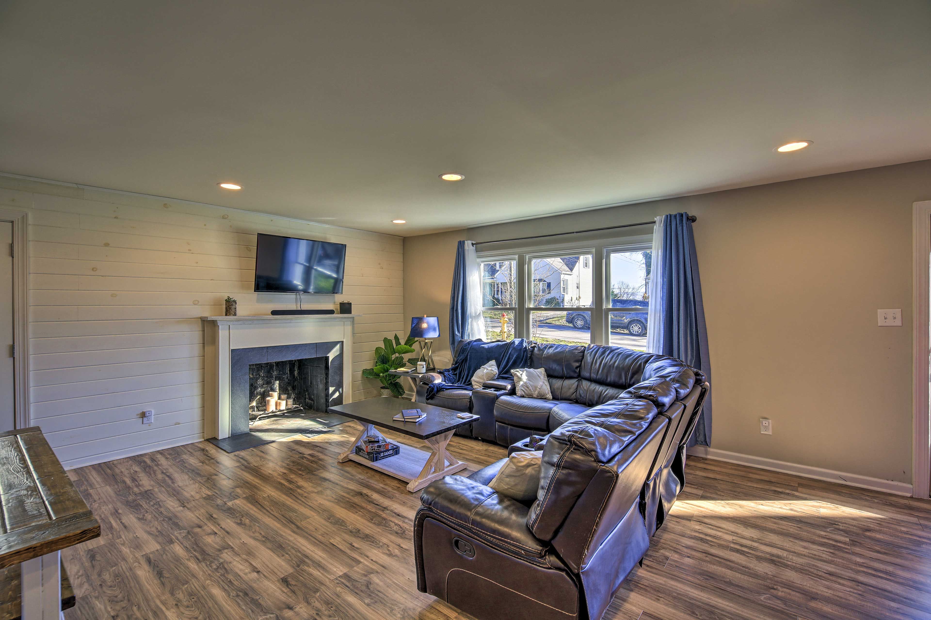 Living Room | Smart TV