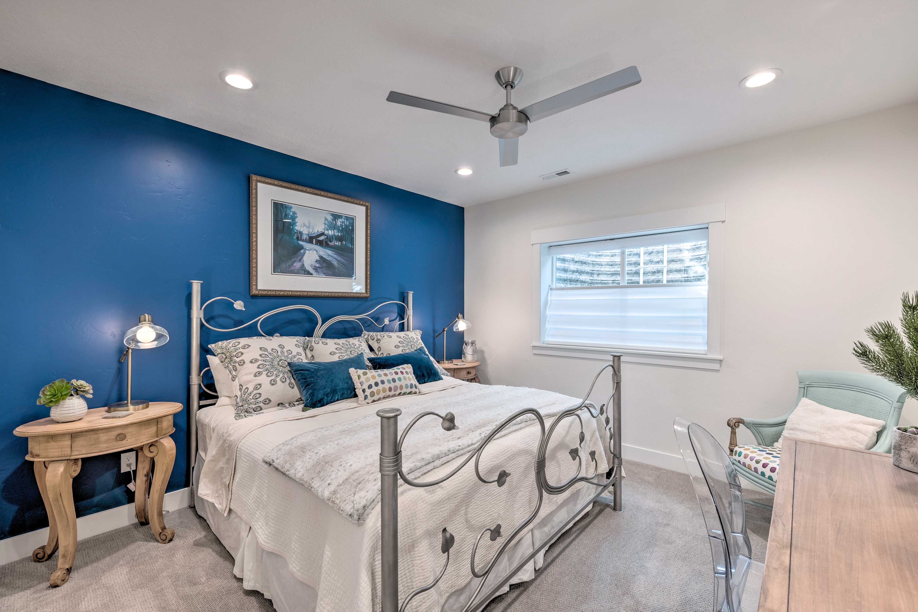 Bedroom 2 | King Bed