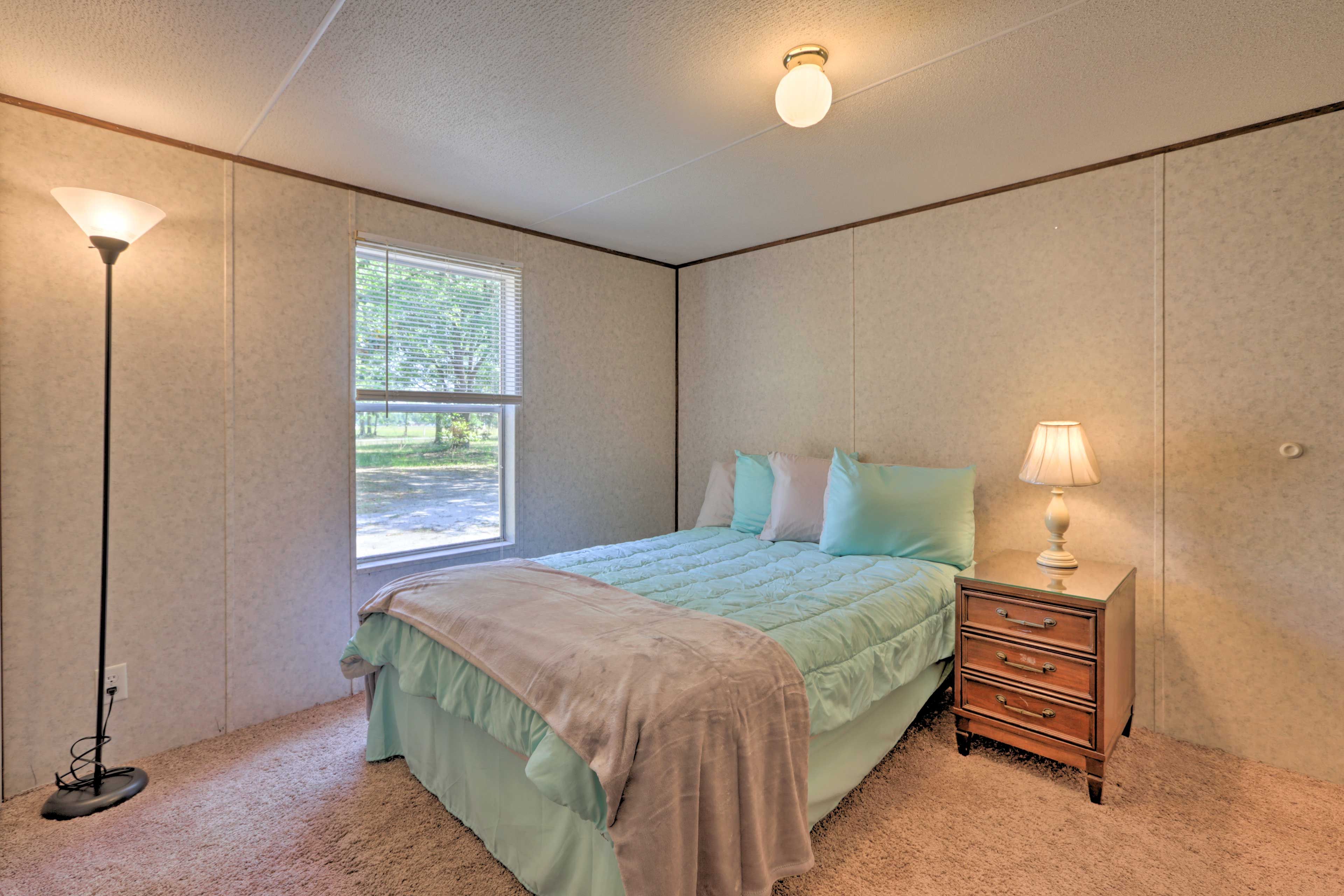 Bedroom 1 | Full Bed | Main Floor | Linens Provided