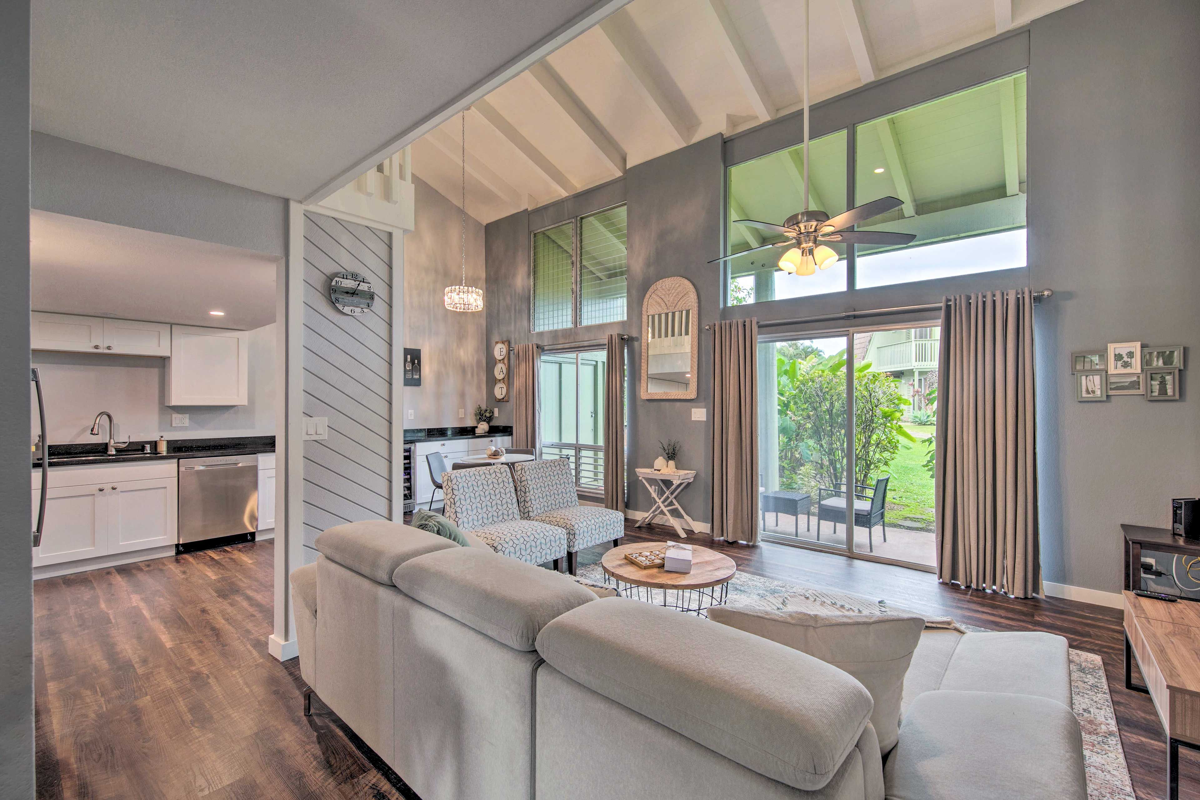 Living Area | Internet Access | Ceiling Fans