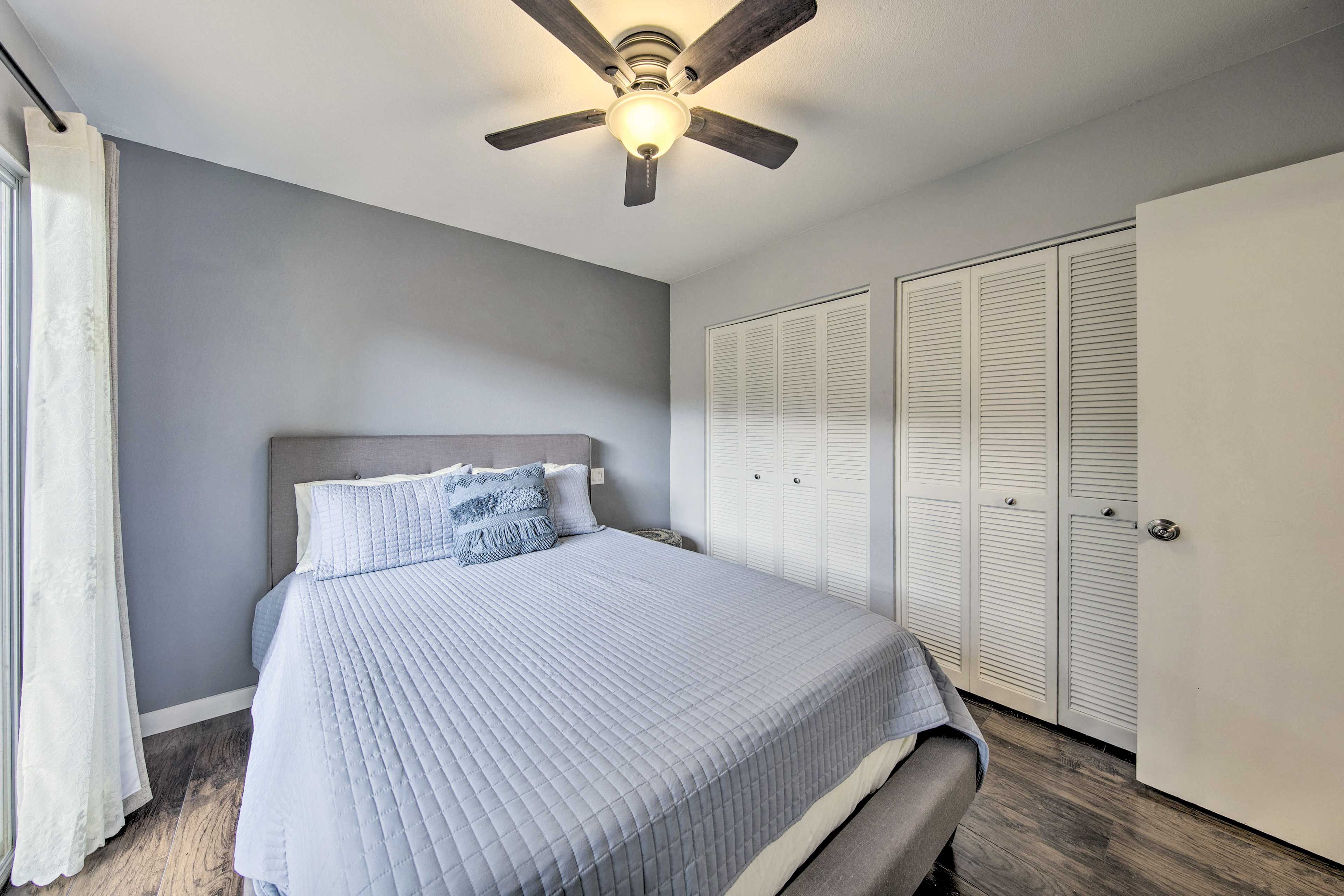 Bedroom 1 | Hangers