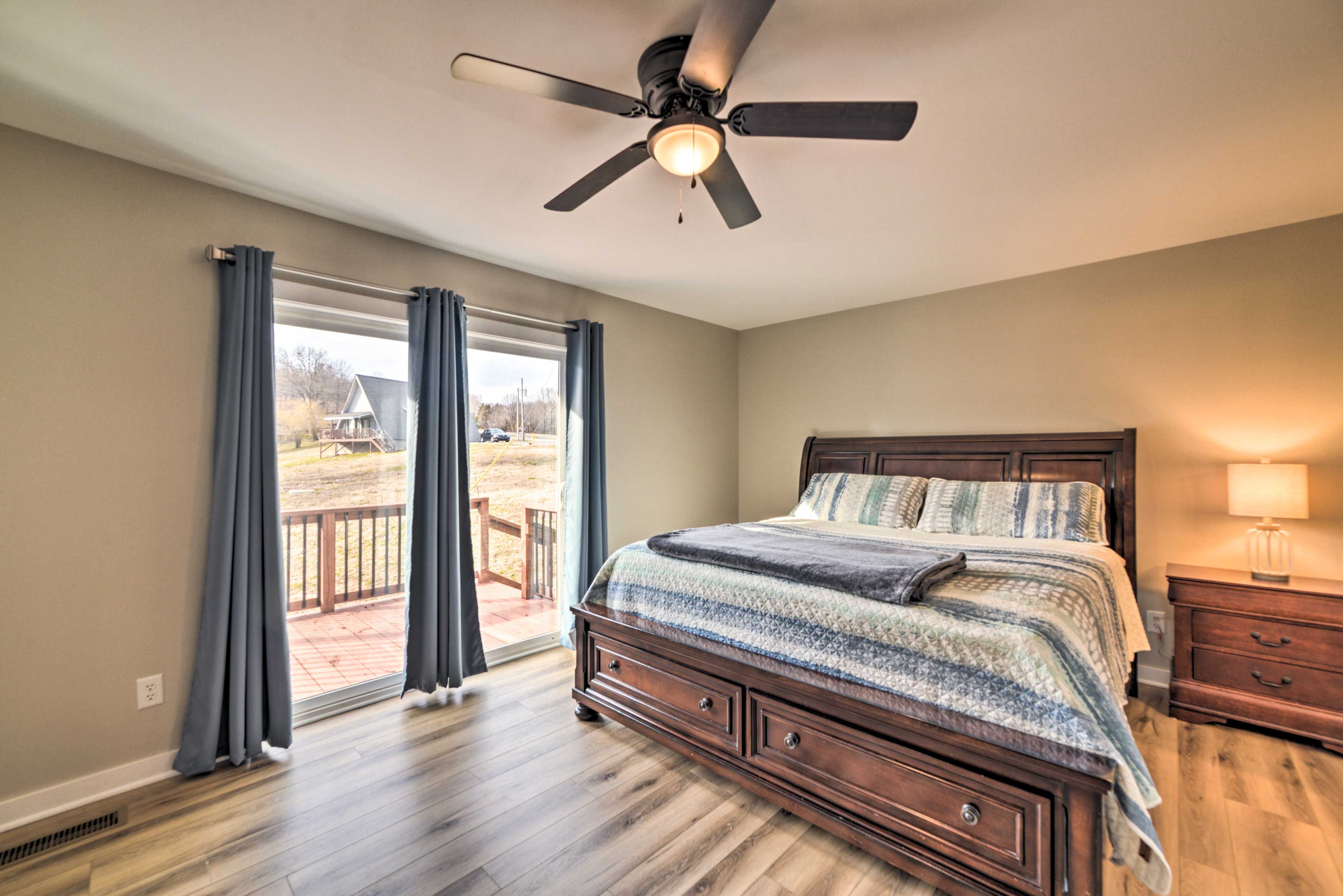 Bedroom 1 | King Bed | 1st Floor