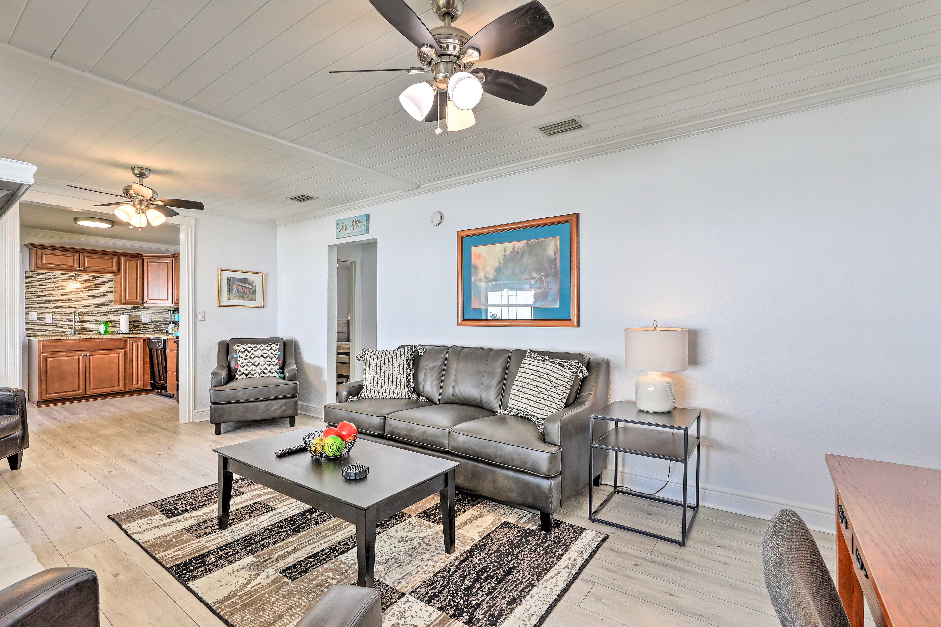 Living Room | Central A/C & Heating