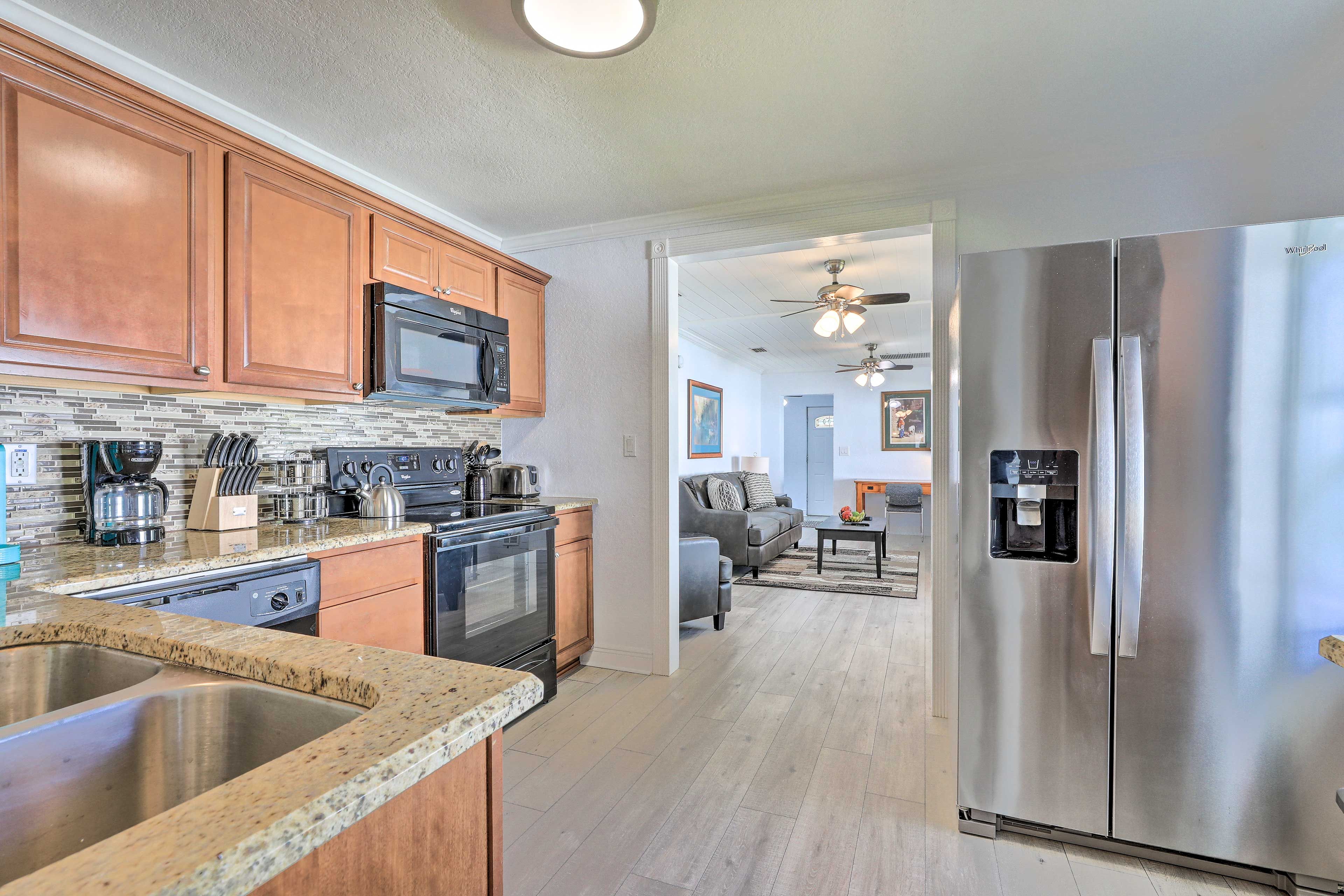 Kitchen | Blender | Ice Maker | Water Filter | Knife Set | Spices