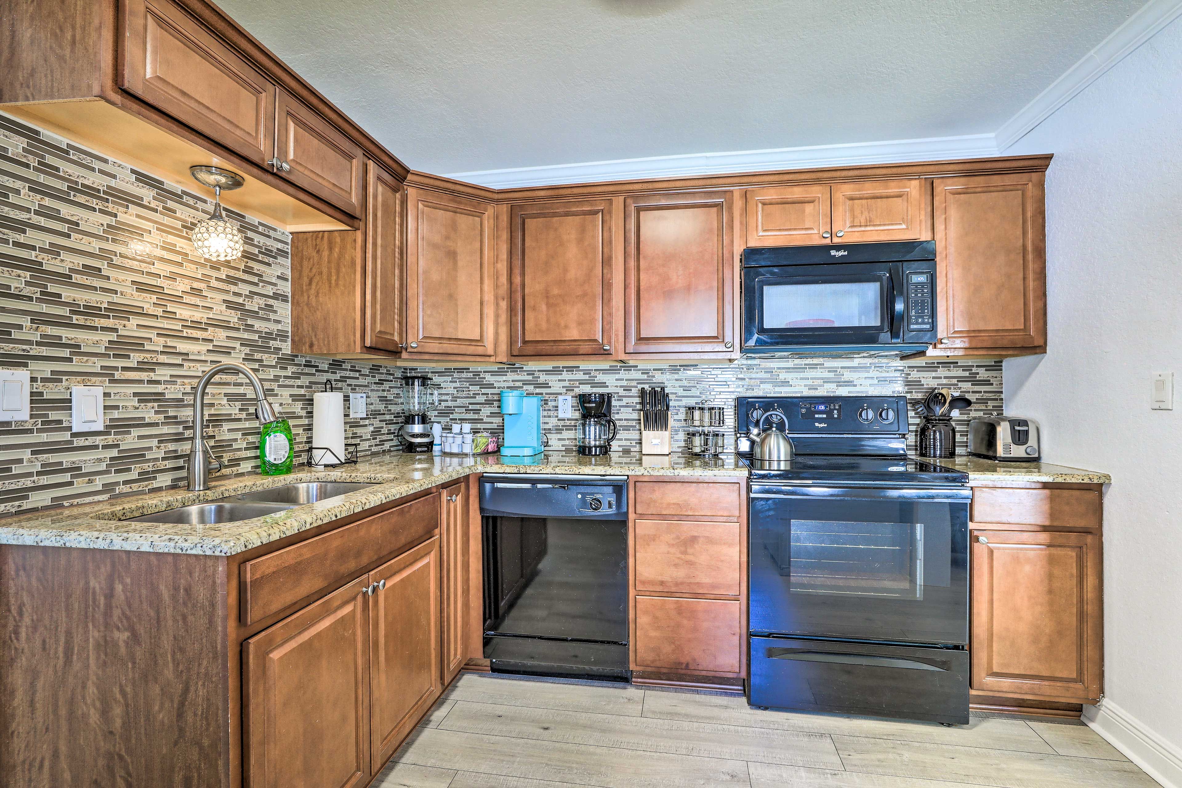 Kitchen | Toaster | Keurig Coffee Maker | Drip Coffee Maker | Tea Kettle