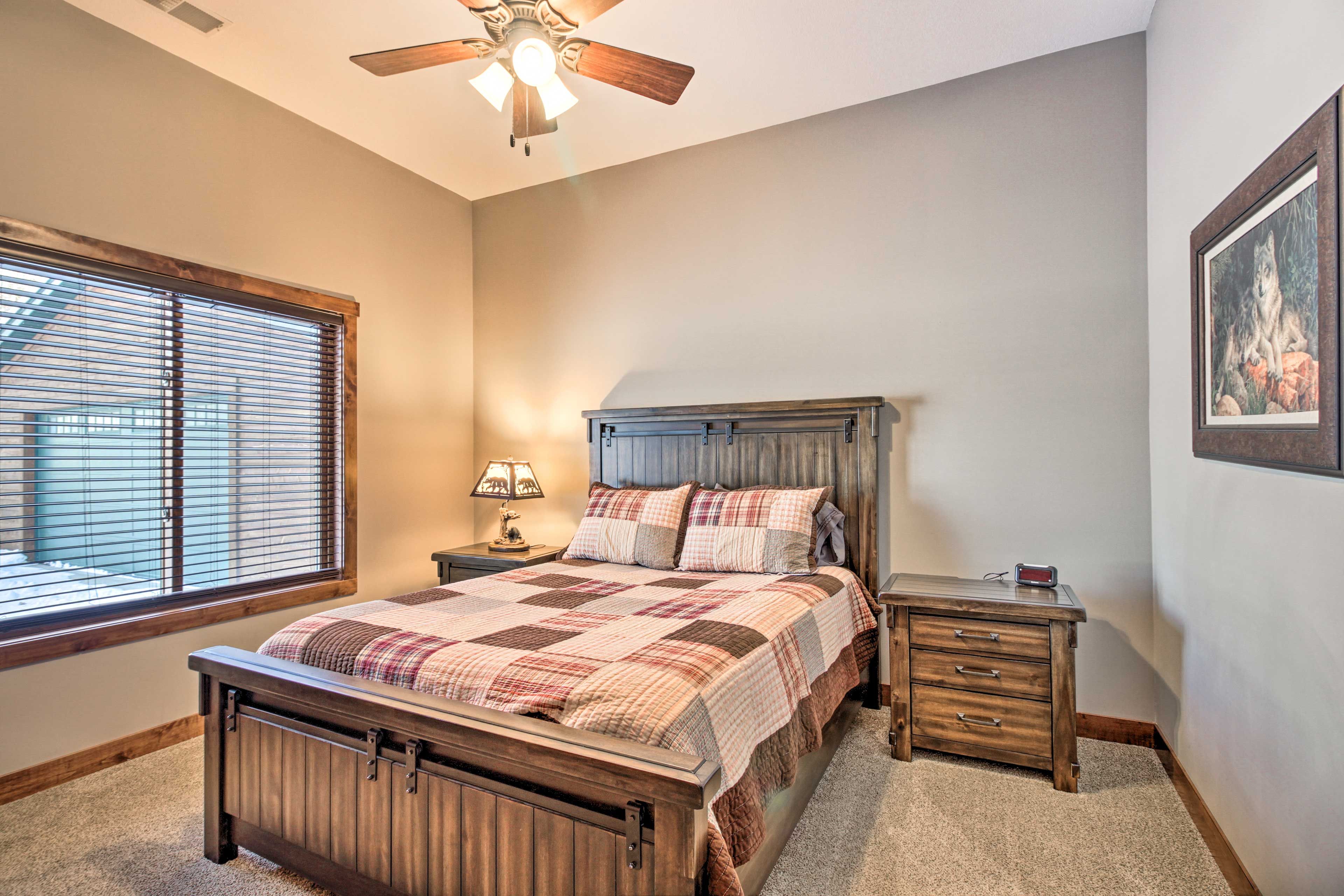 Bedroom 4 | Queen Bed | Main Level