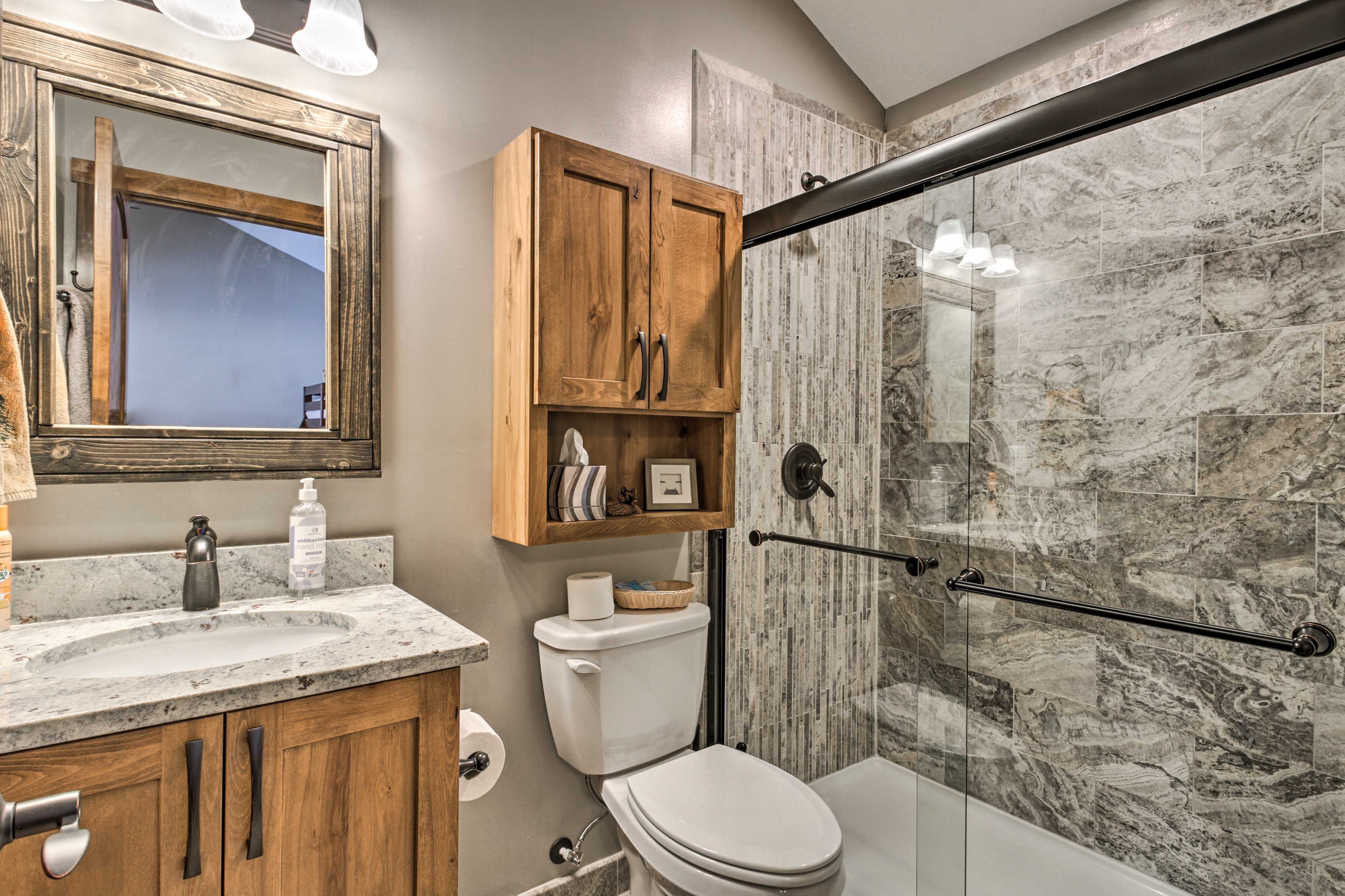 Full Bathroom | Main Level