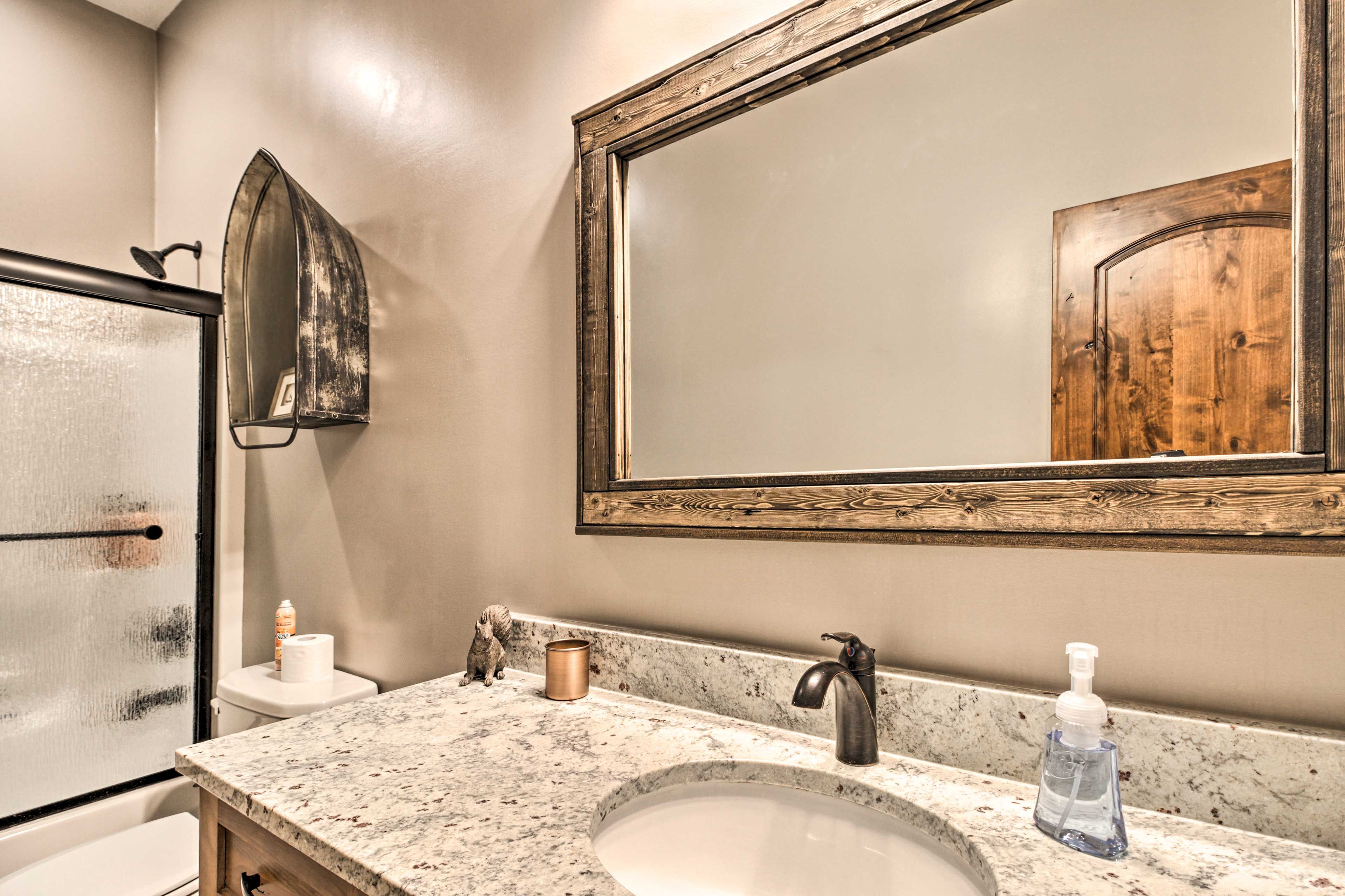 Full Bathroom | Main Level