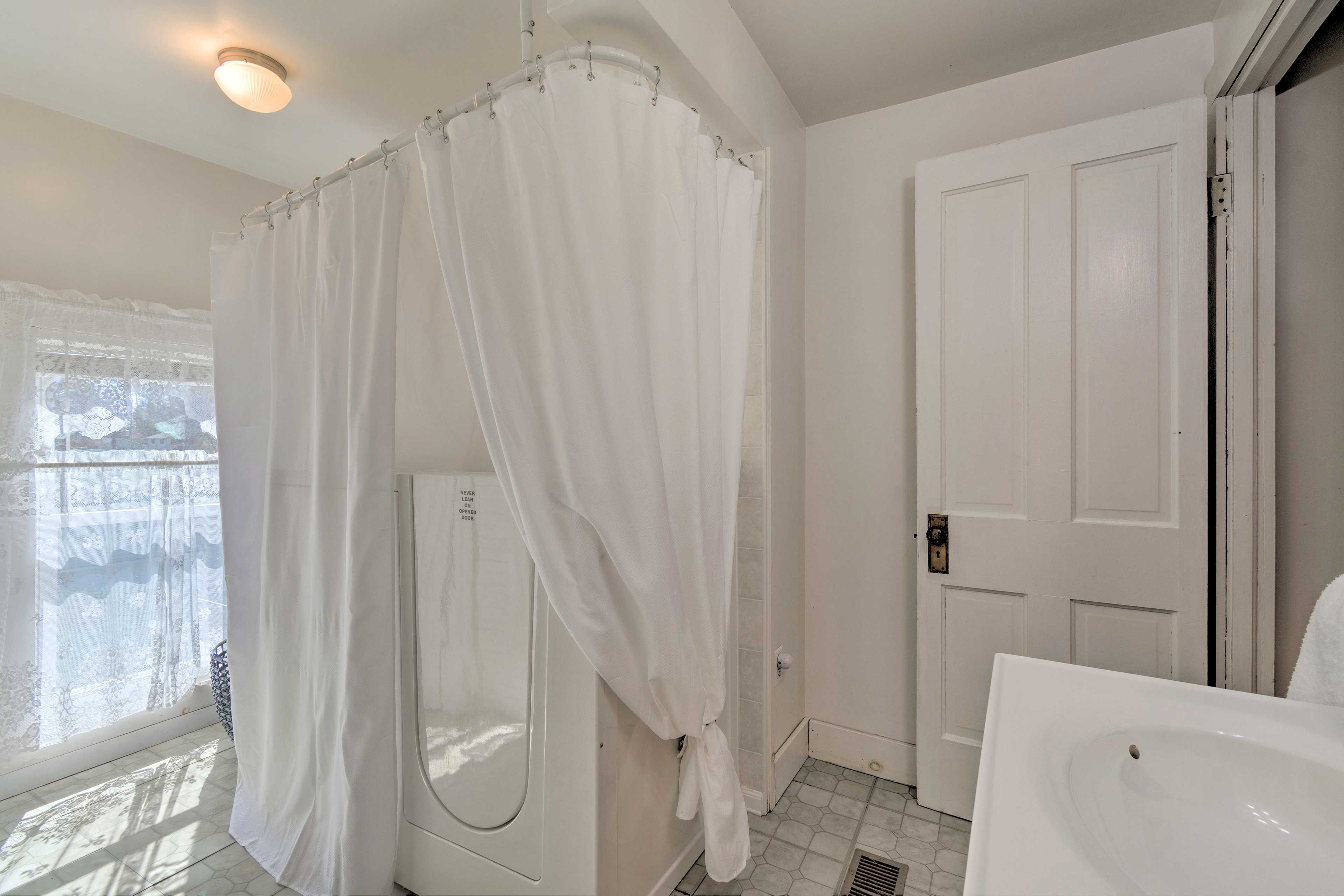 Full Bathroom