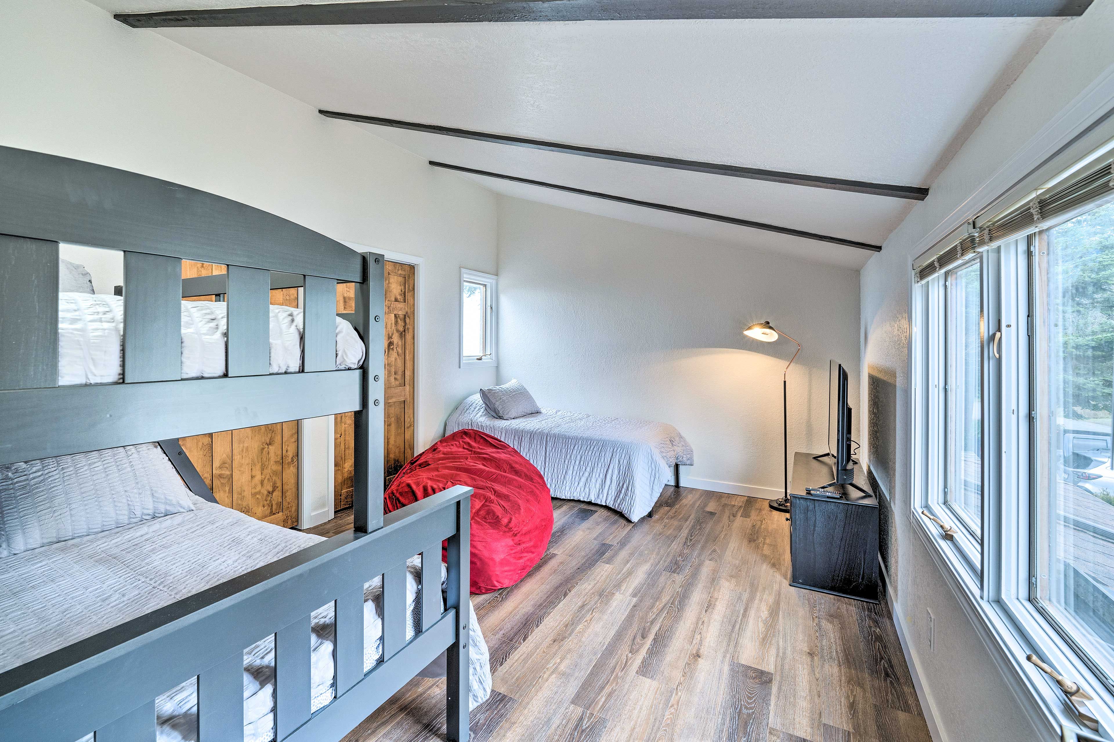 Bedroom 3 | Twin/Full Bunk Bed | Twin Bed | 2nd Floor