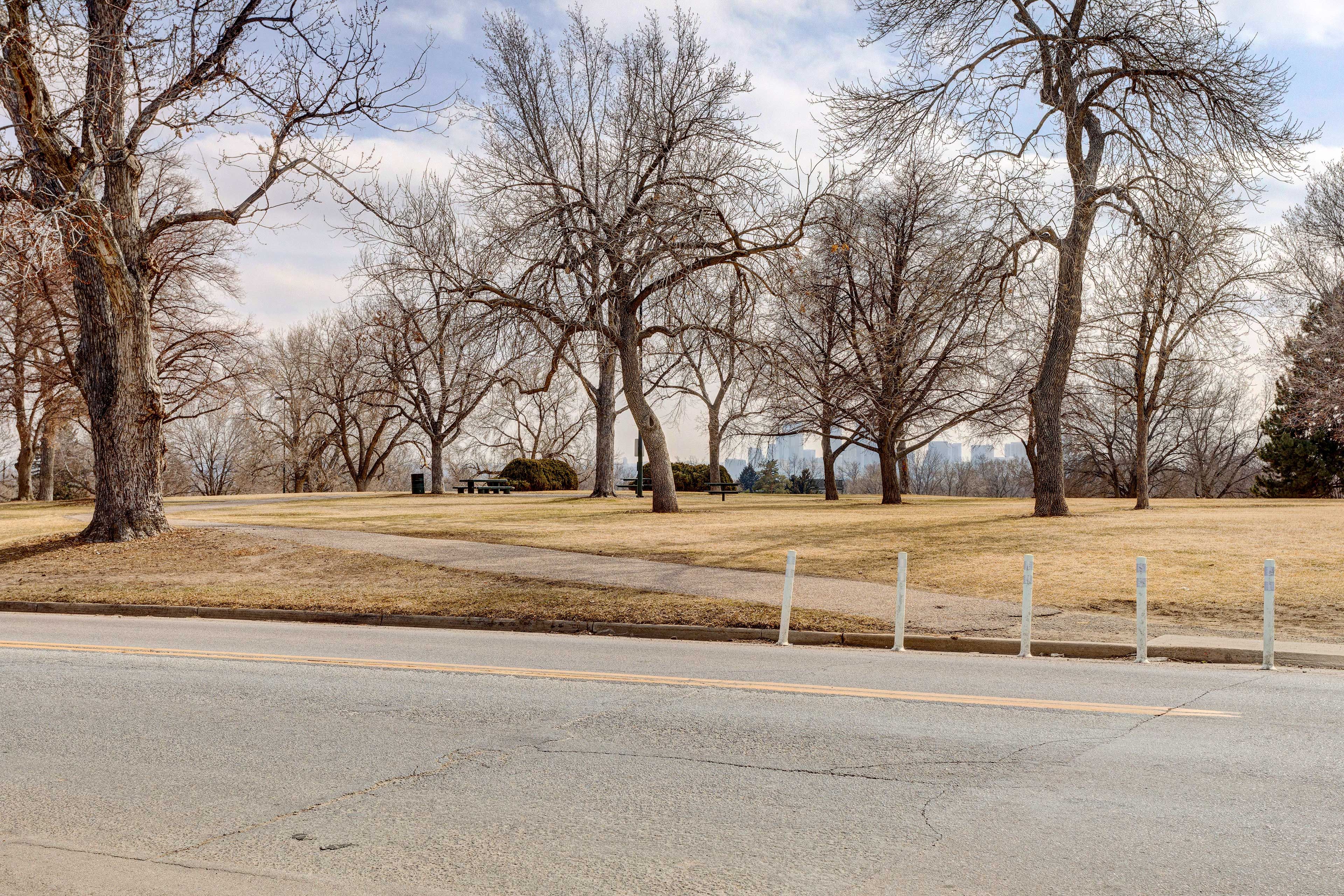 Zuni Park (Walking Distance)