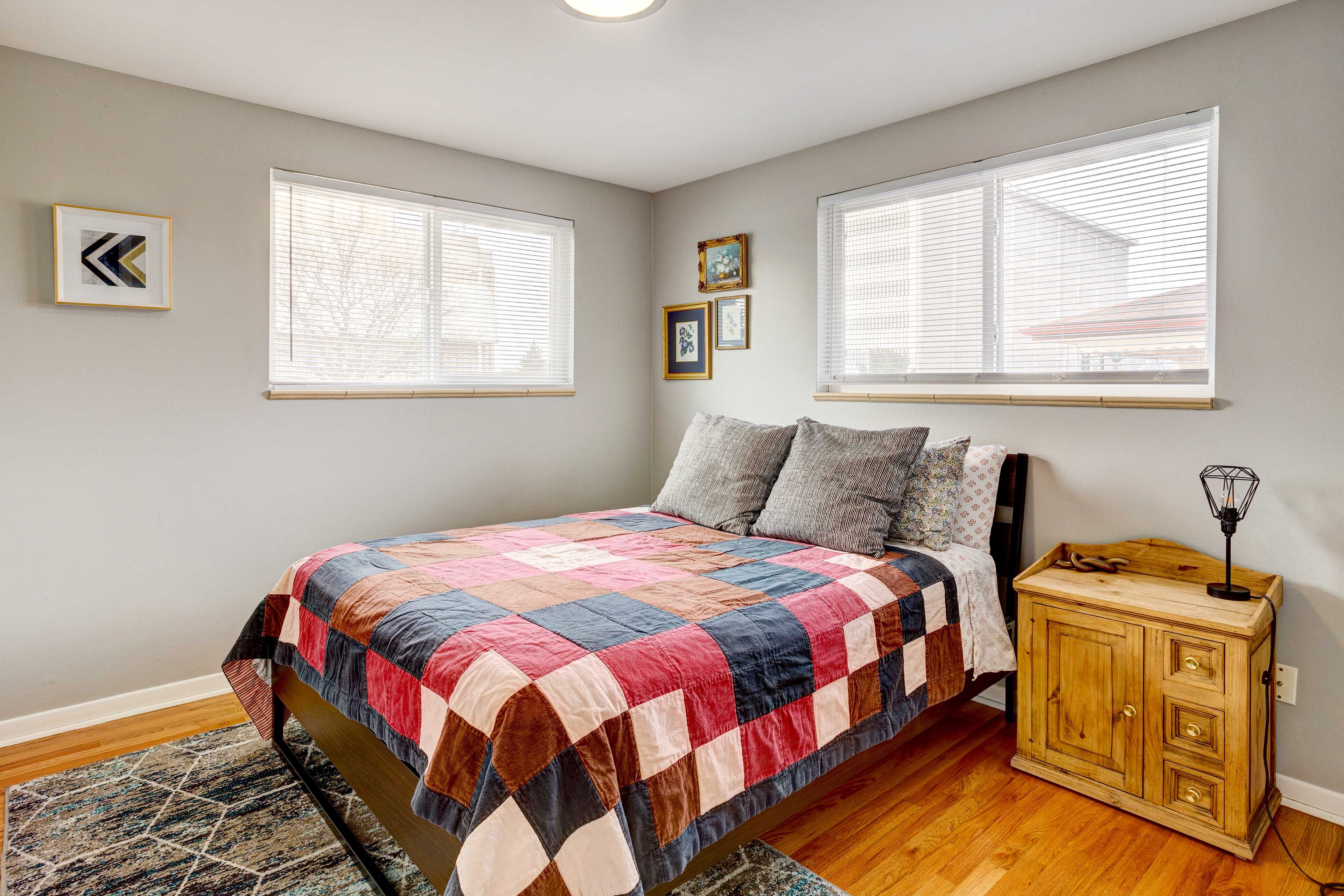 Bedroom 2 | Queen Bed