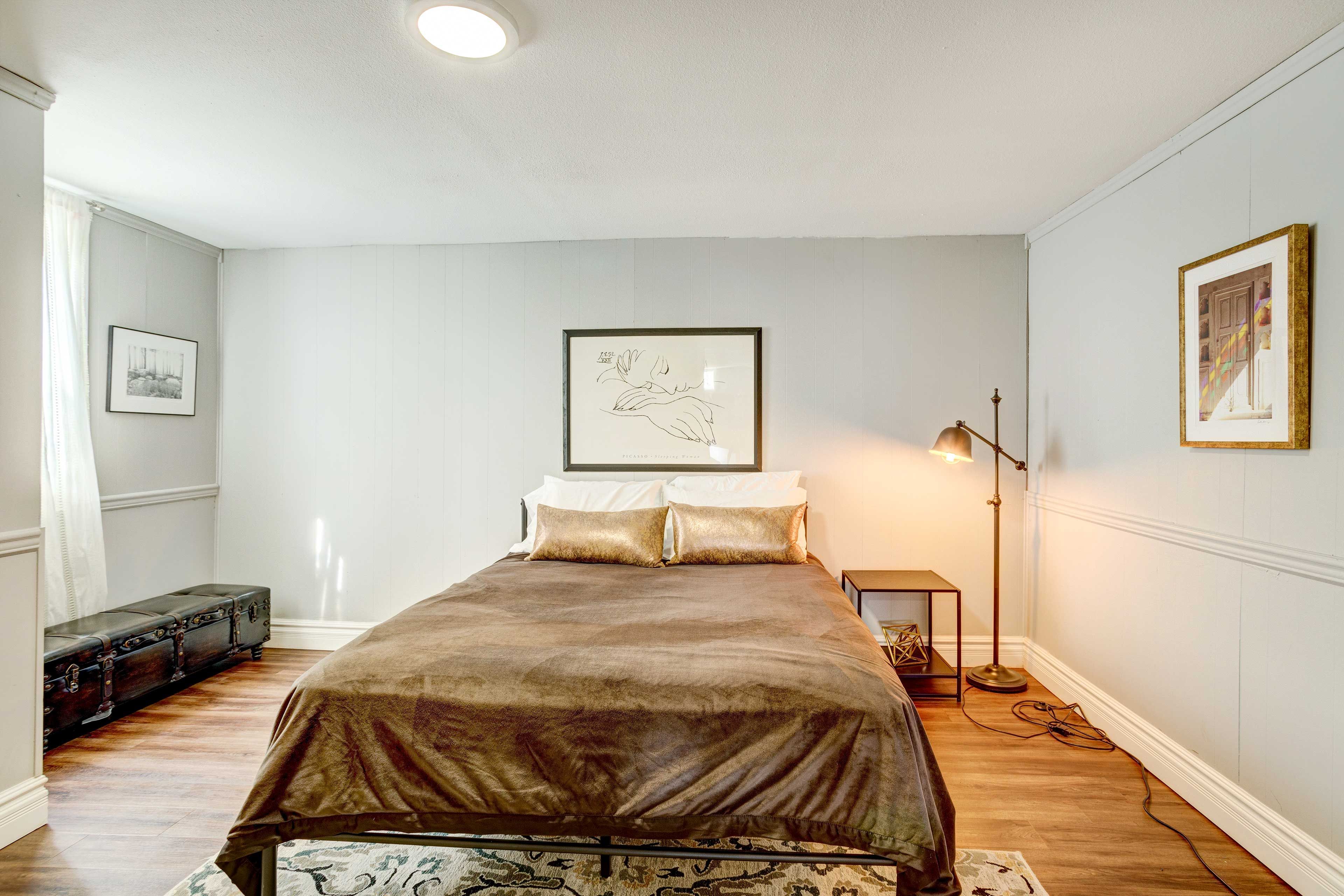 Bedroom 4 | Queen Bed