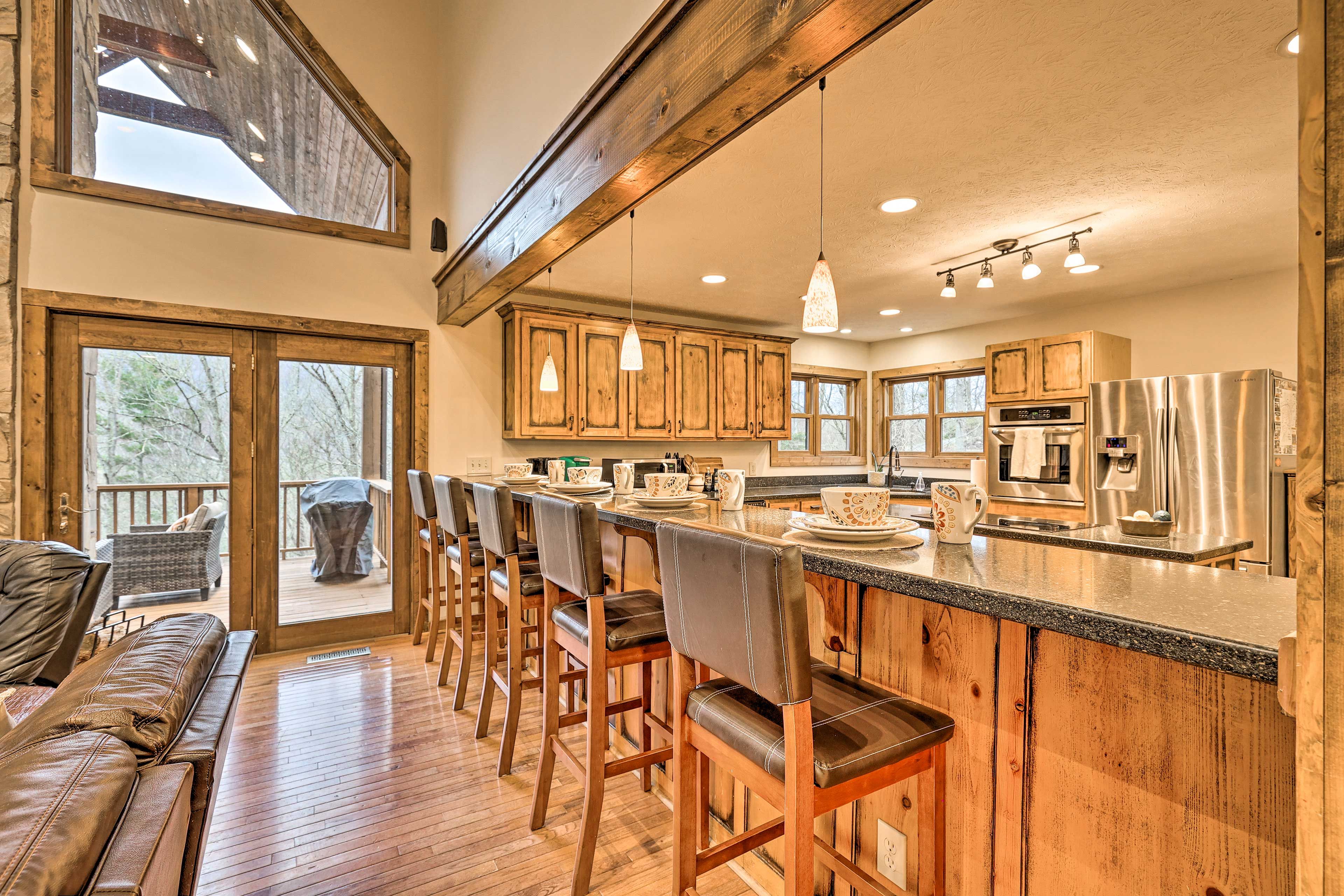 Kitchen | Breakfast Bar