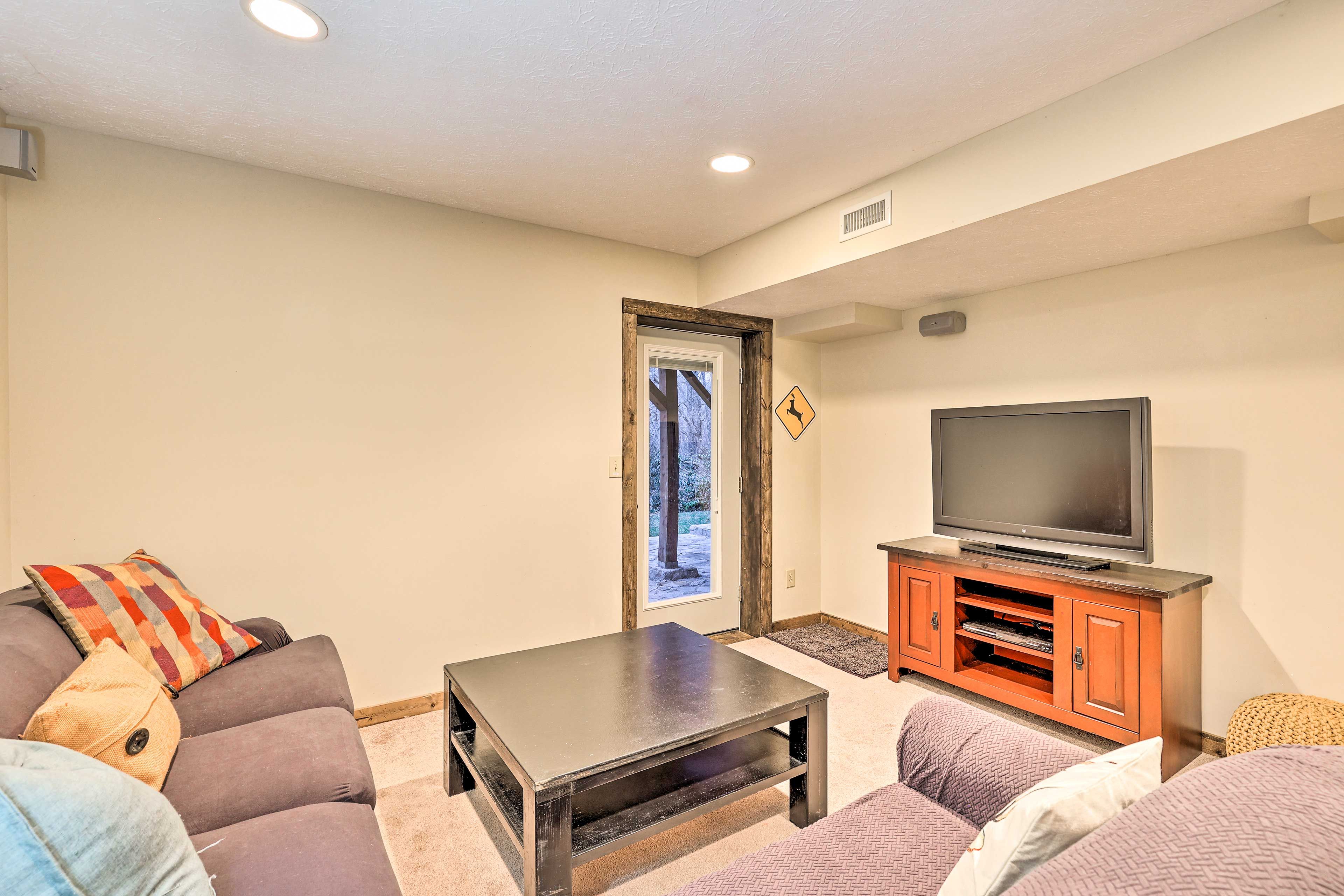 Game Room | Smart TV
