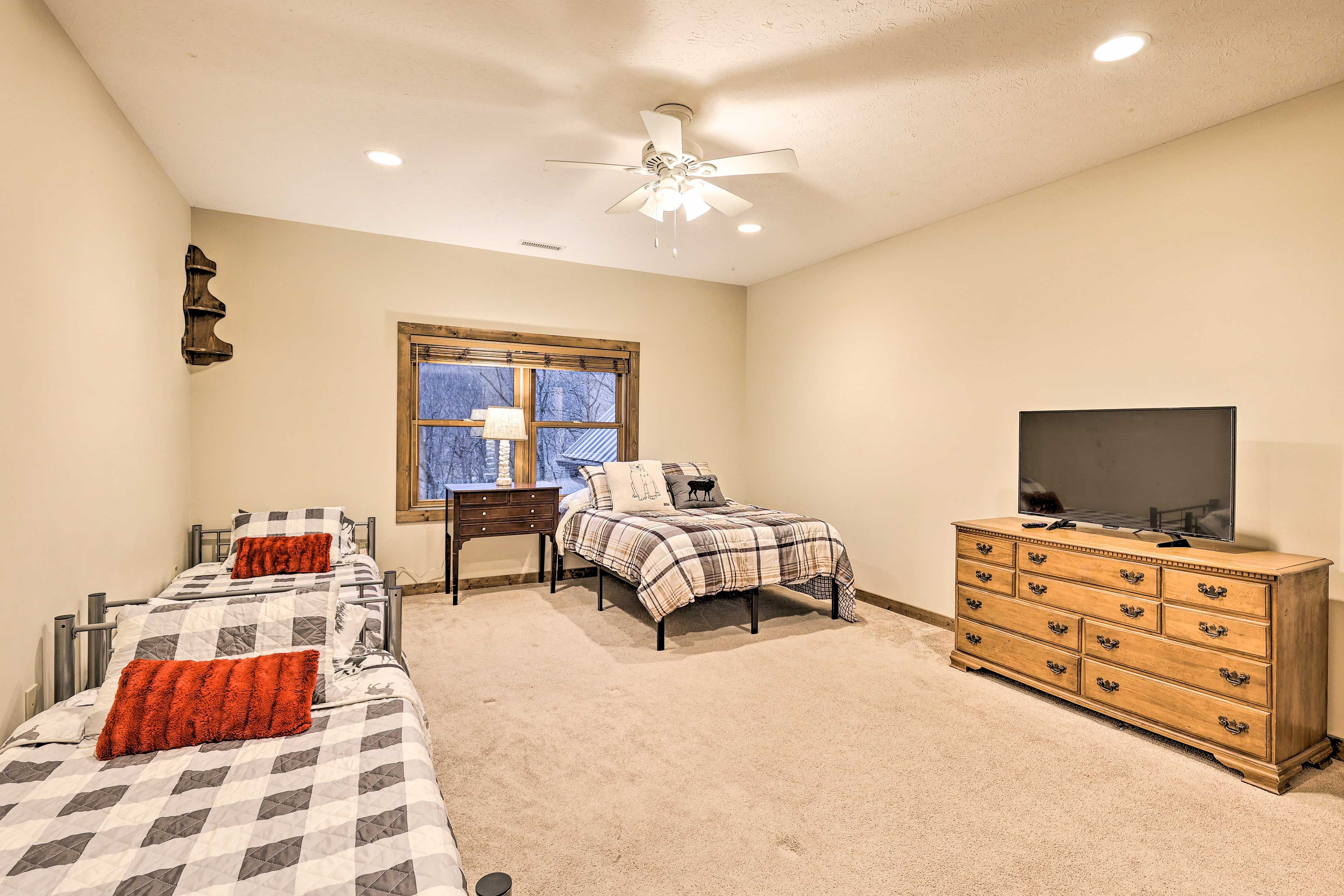 Bedroom 2 | Full Bed | 2 Twin Beds