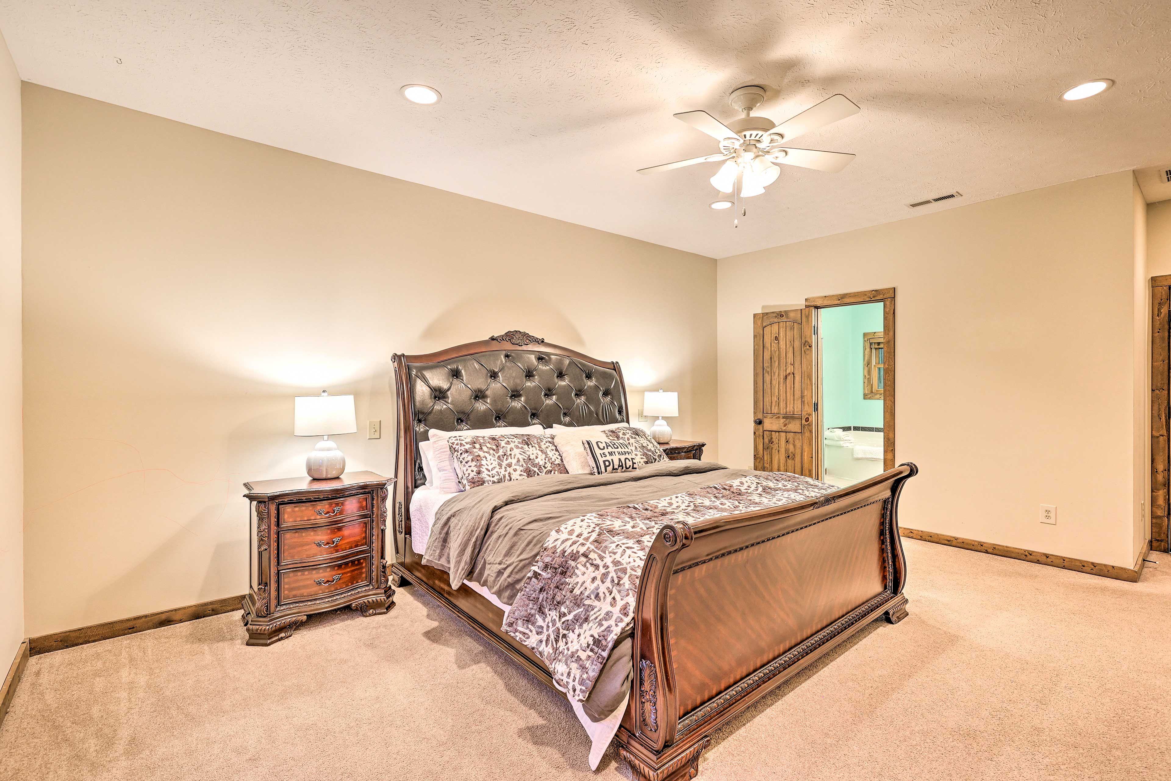 Bedroom 1 | King Bed