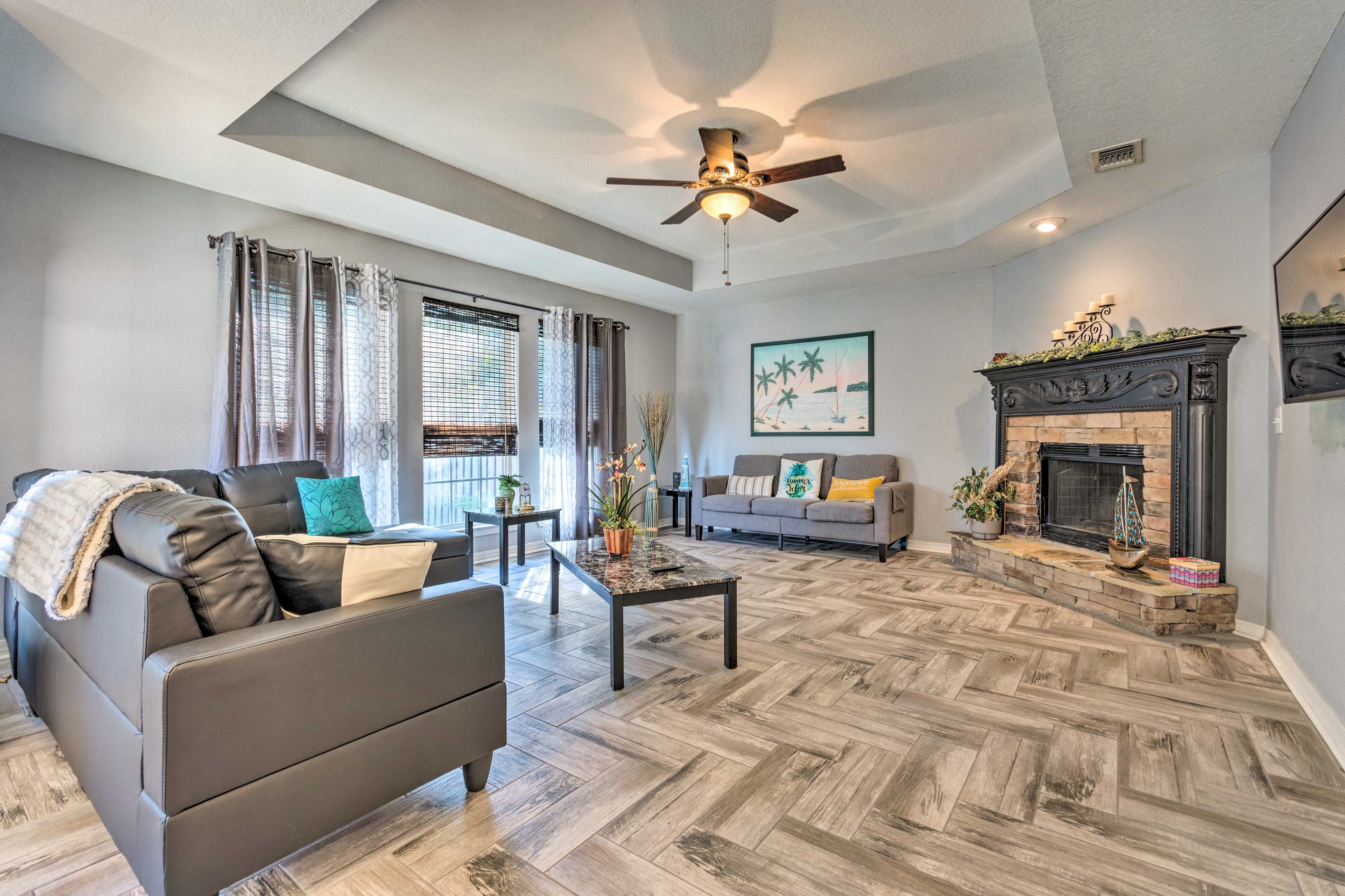 Gulf Breeze Vacation Rental | 4BR | 2BA | 2 Steps for Access | 2,300 Sq Ft