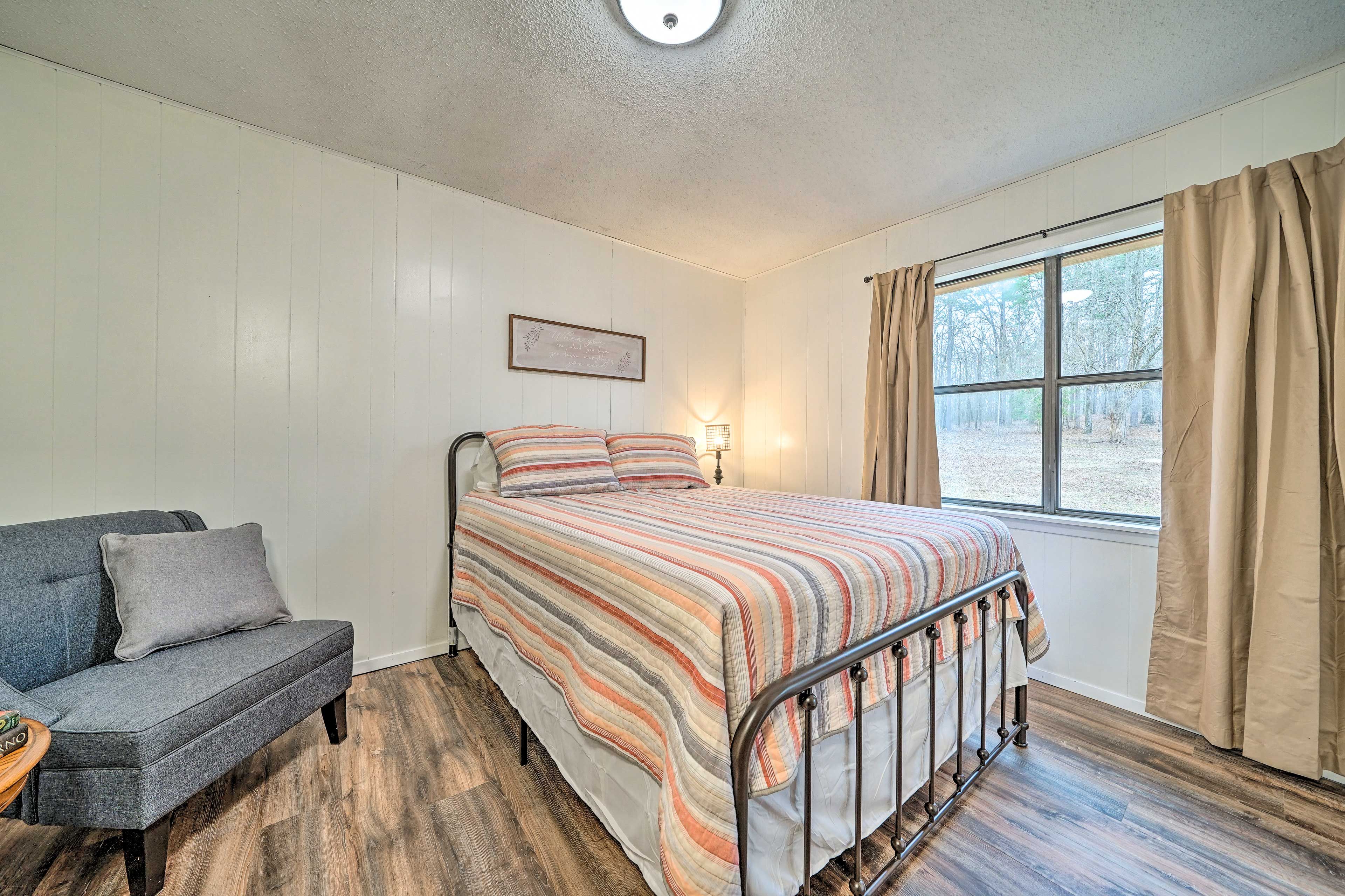 Bedroom 2 | Queen Bed