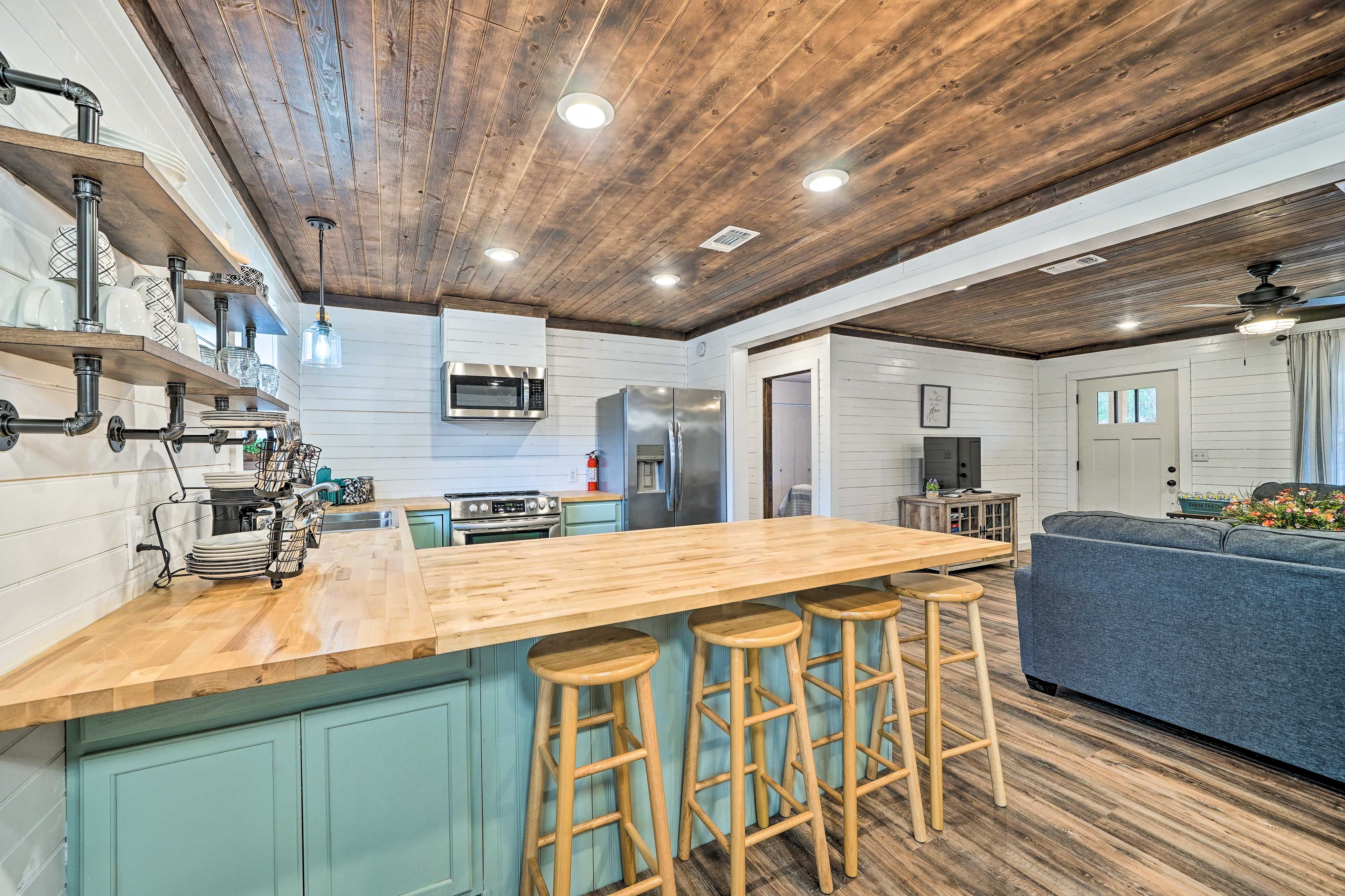 Kitchen | Breakfast Bar