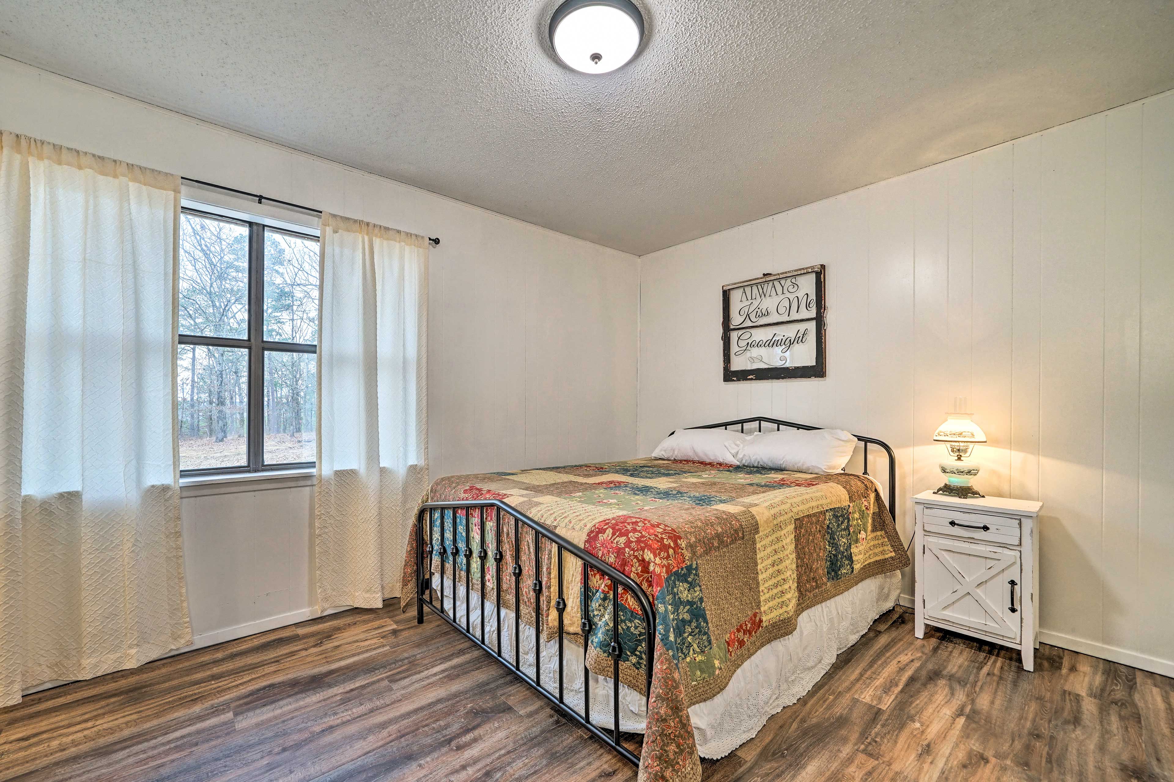 Bedroom 1 | Queen Bed | Linens Provided
