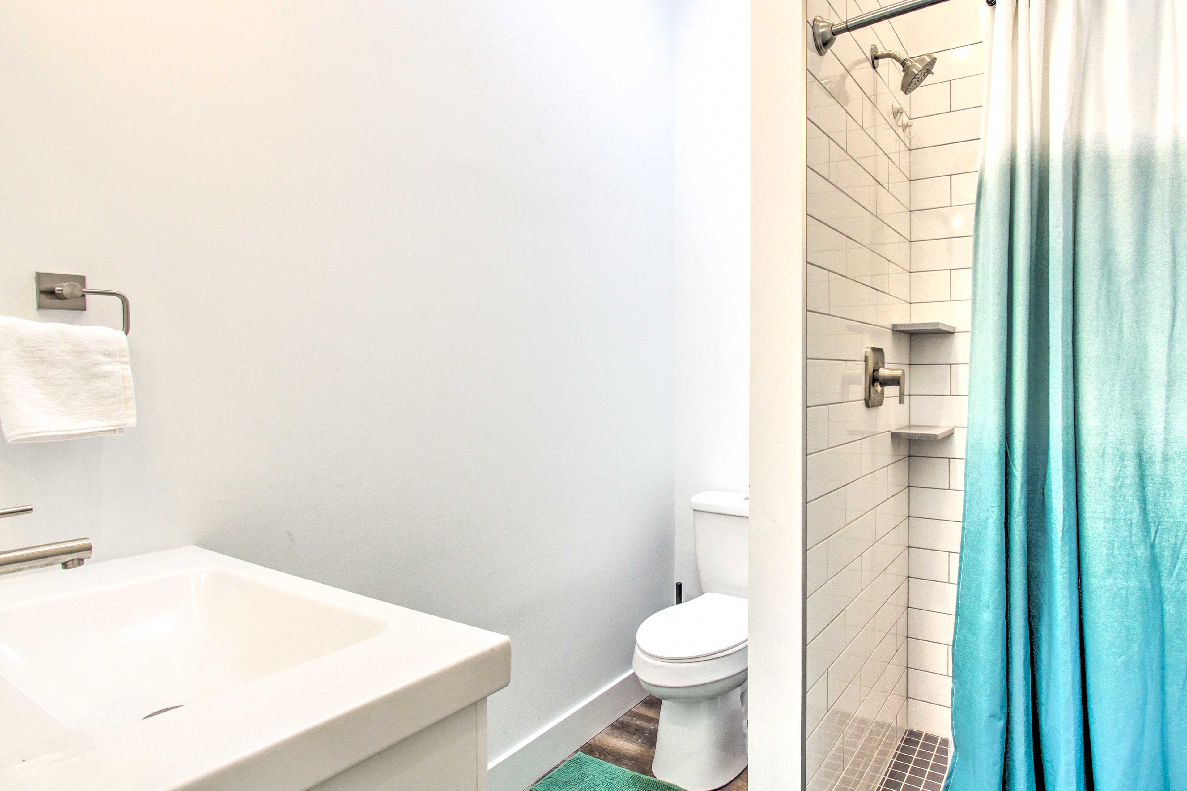 Full Bathroom | Linens & Towels