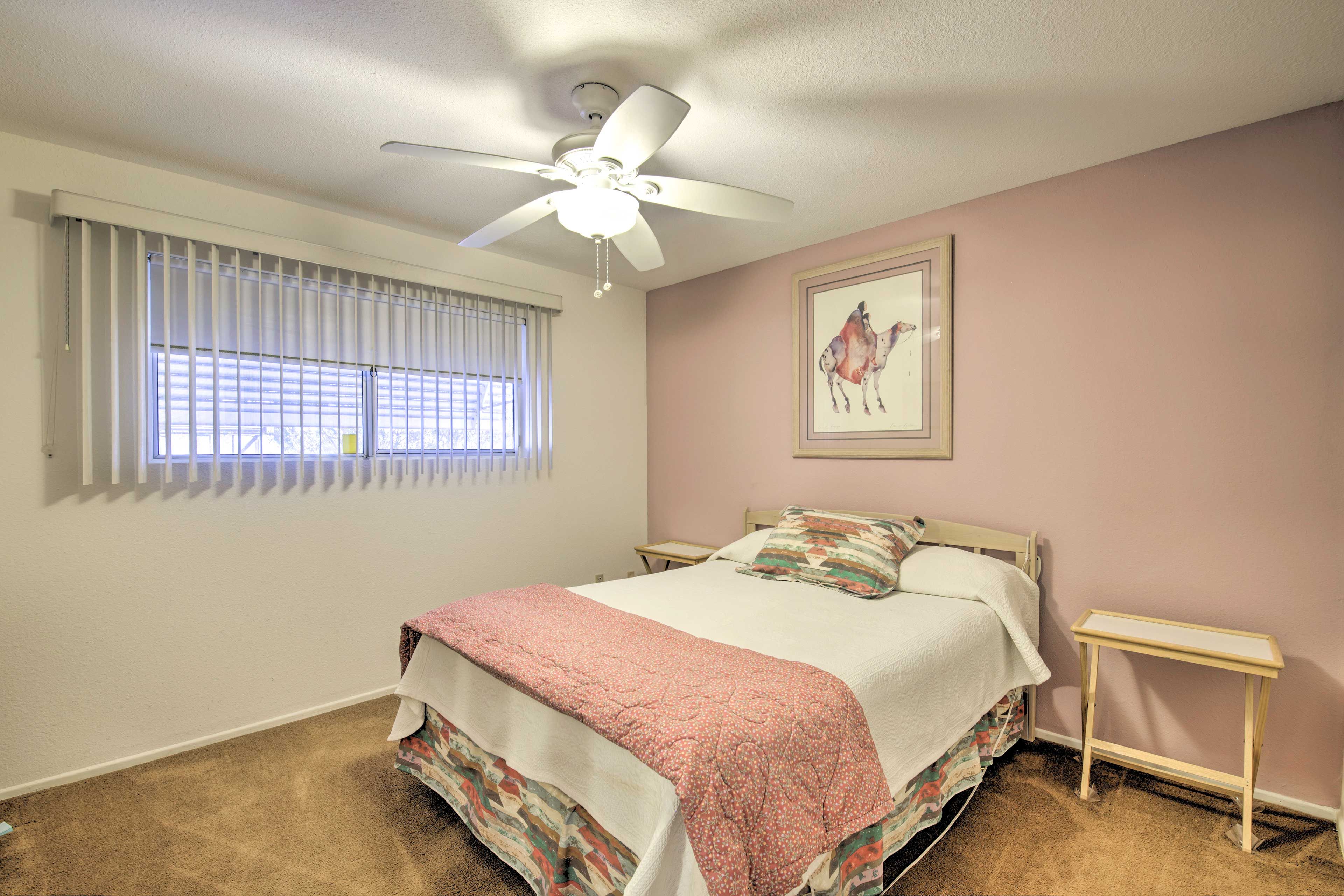 Bedroom 2 | Queen Bed