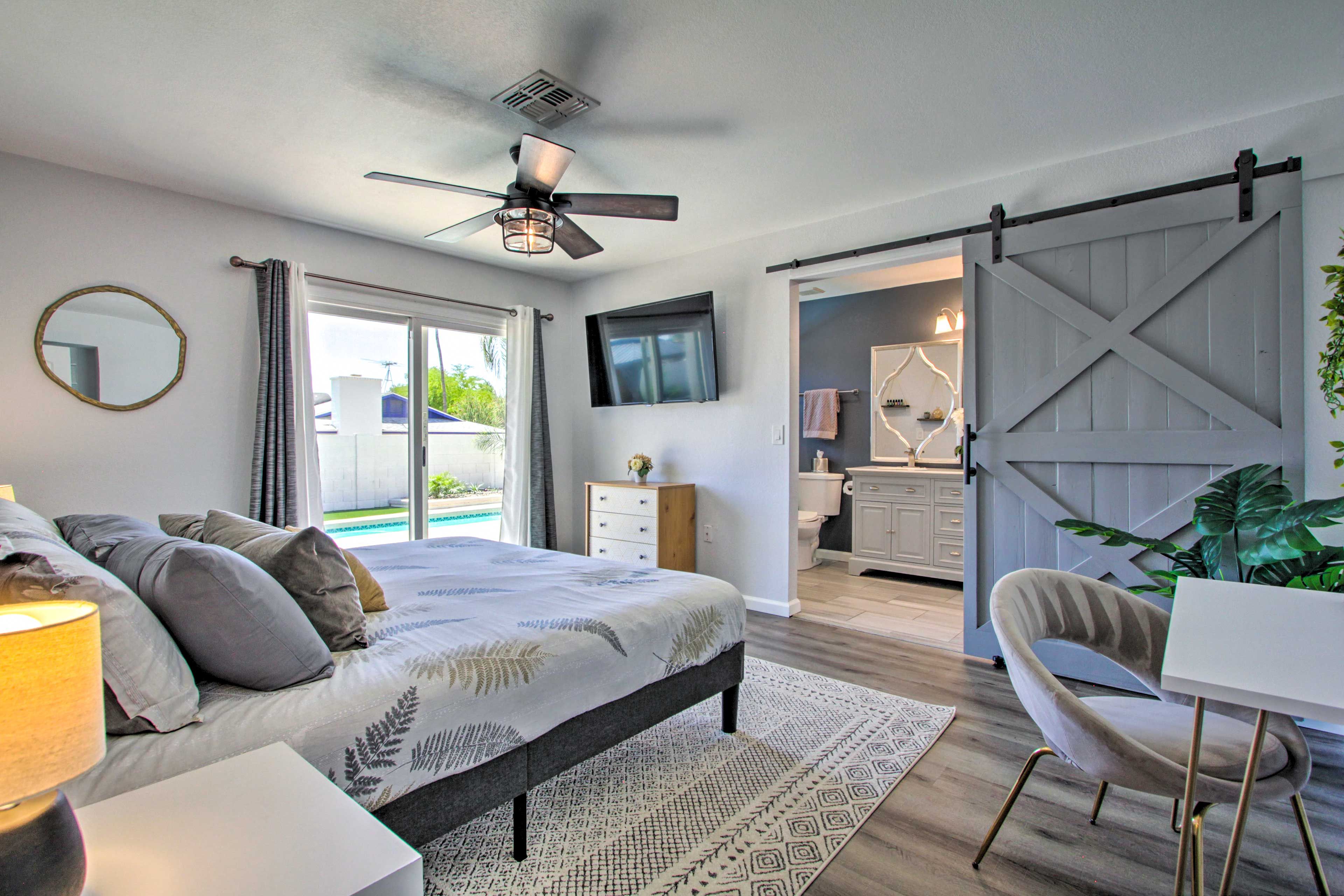 Bedroom 1 | King Bed | Smart TV