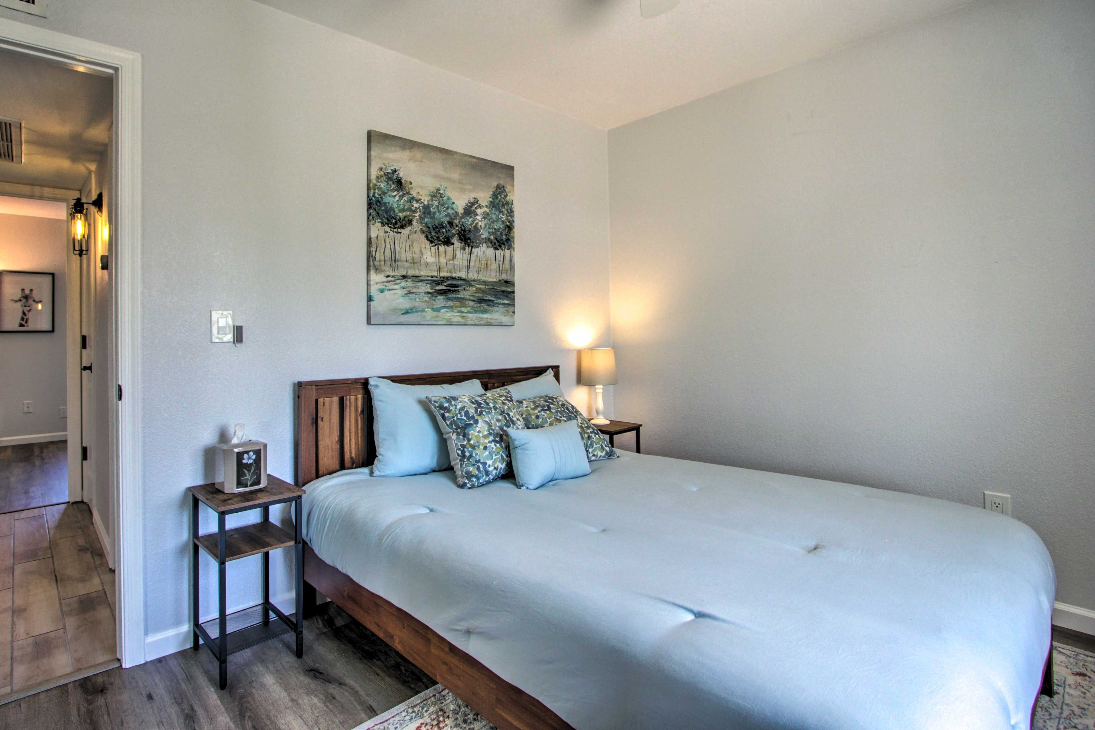 Bedroom 2 | Queen Bed
