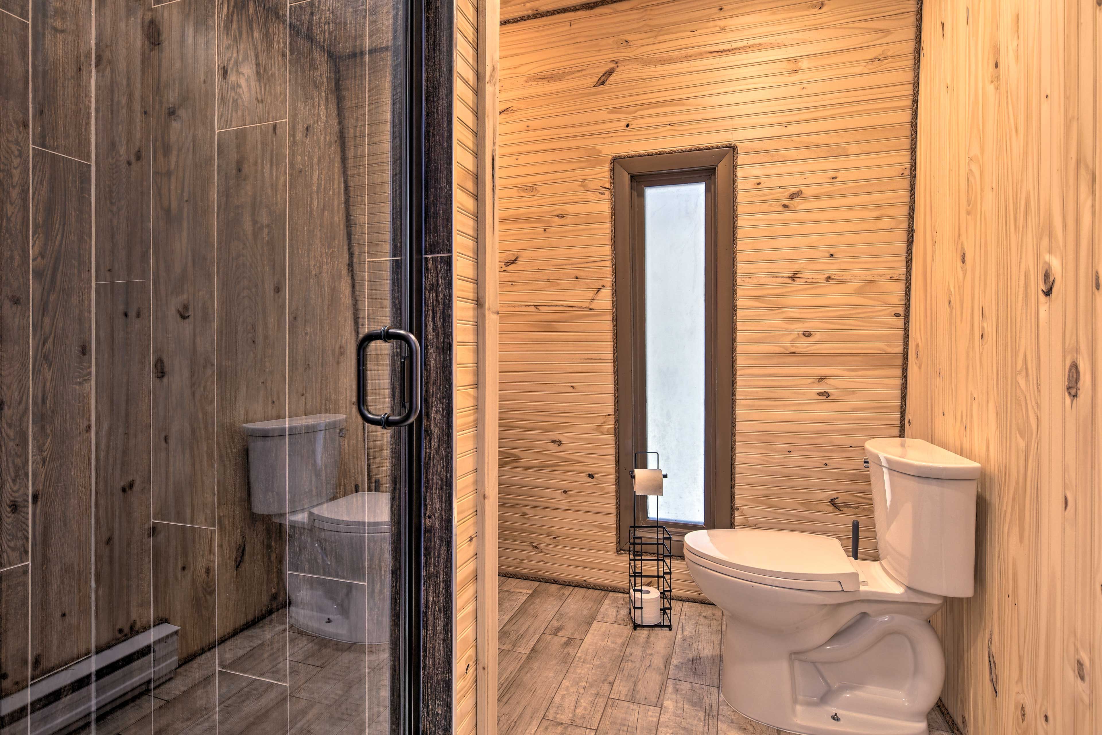 En-Suite Bathroom | Complimentary Toiletries