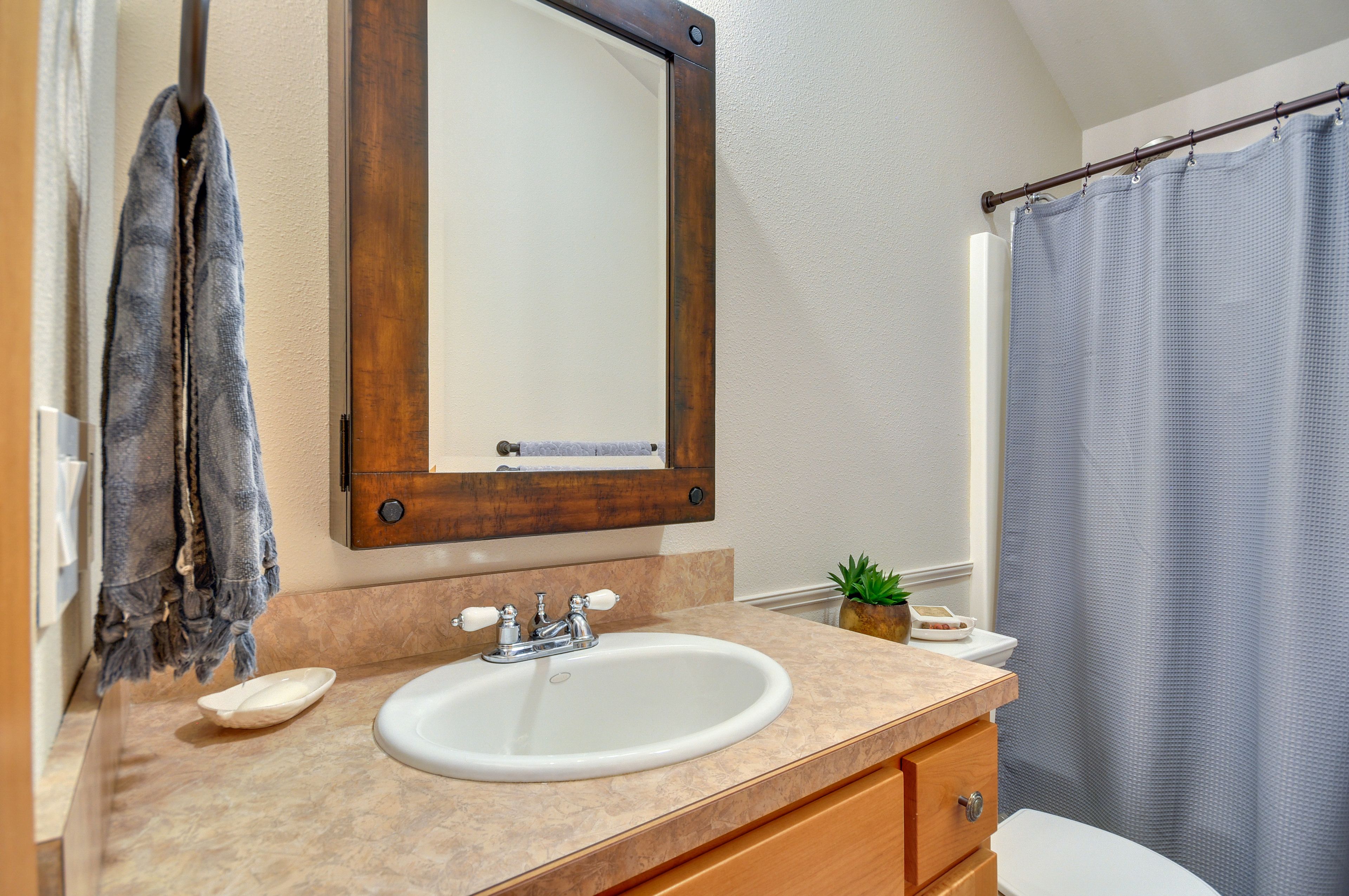 Full Bathroom