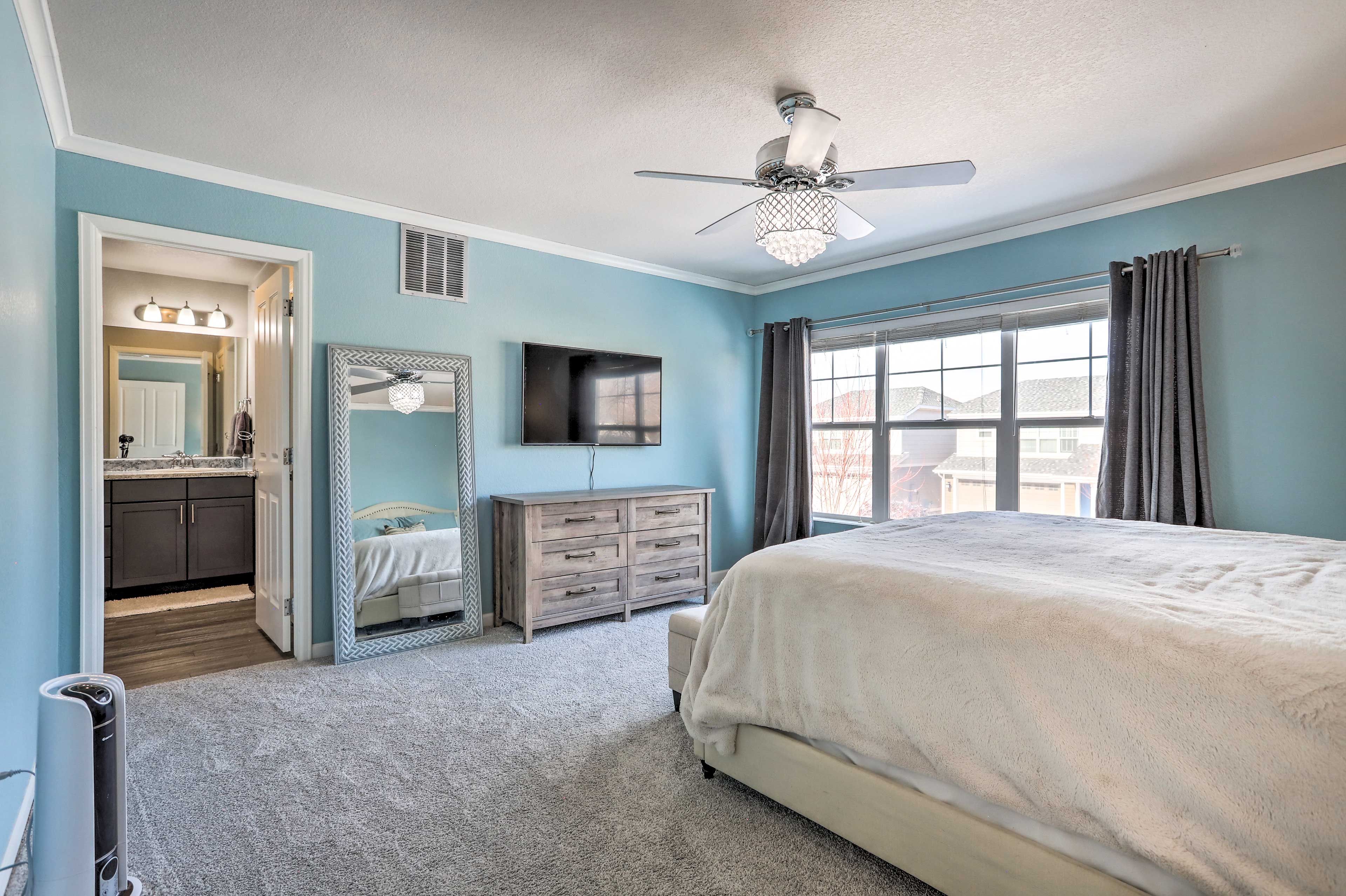 Bedroom 1 | Smart TV | Linens Provided | En-Suite Bathroom