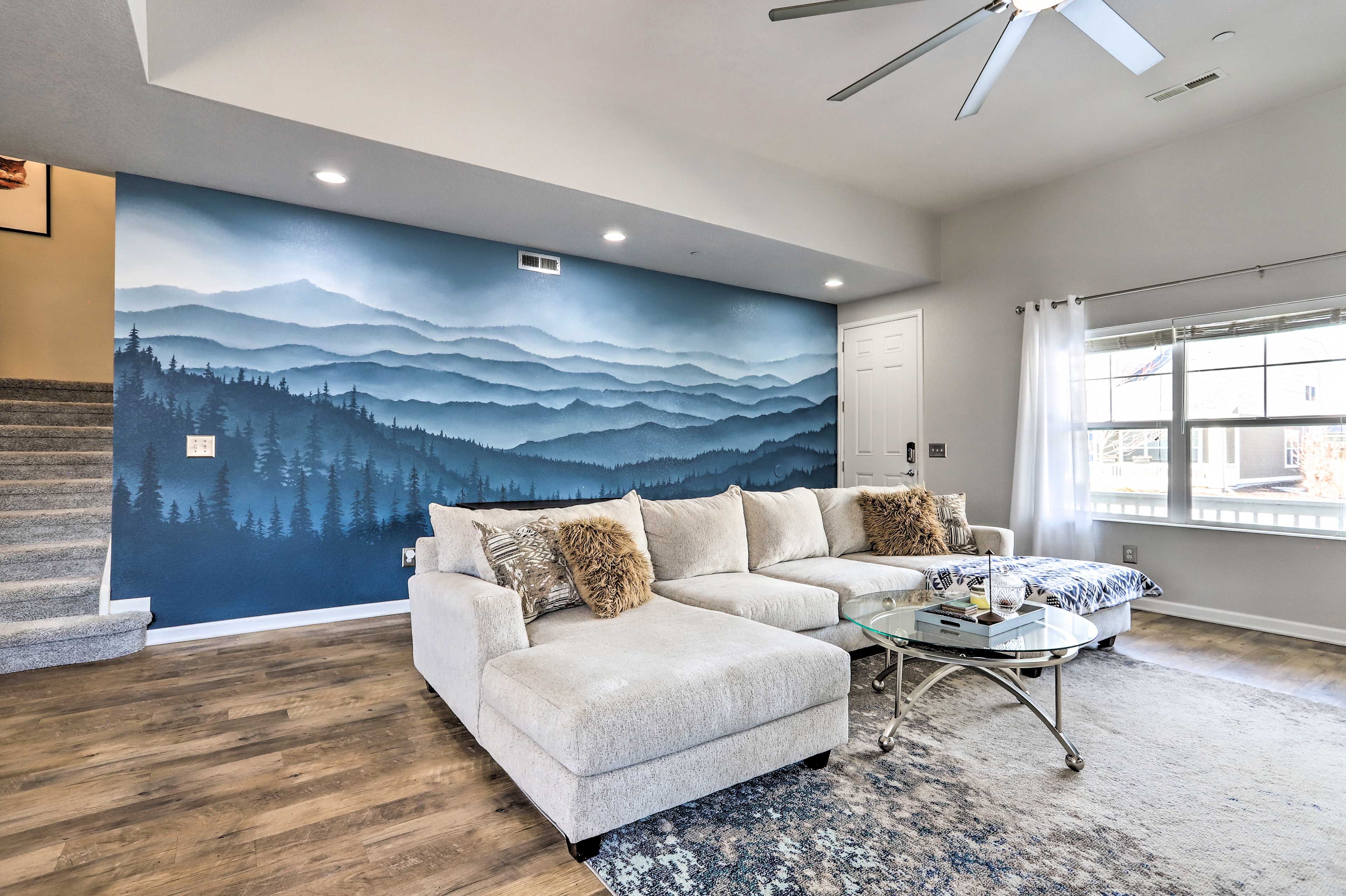 Living Room | Free WiFi | Central A/C