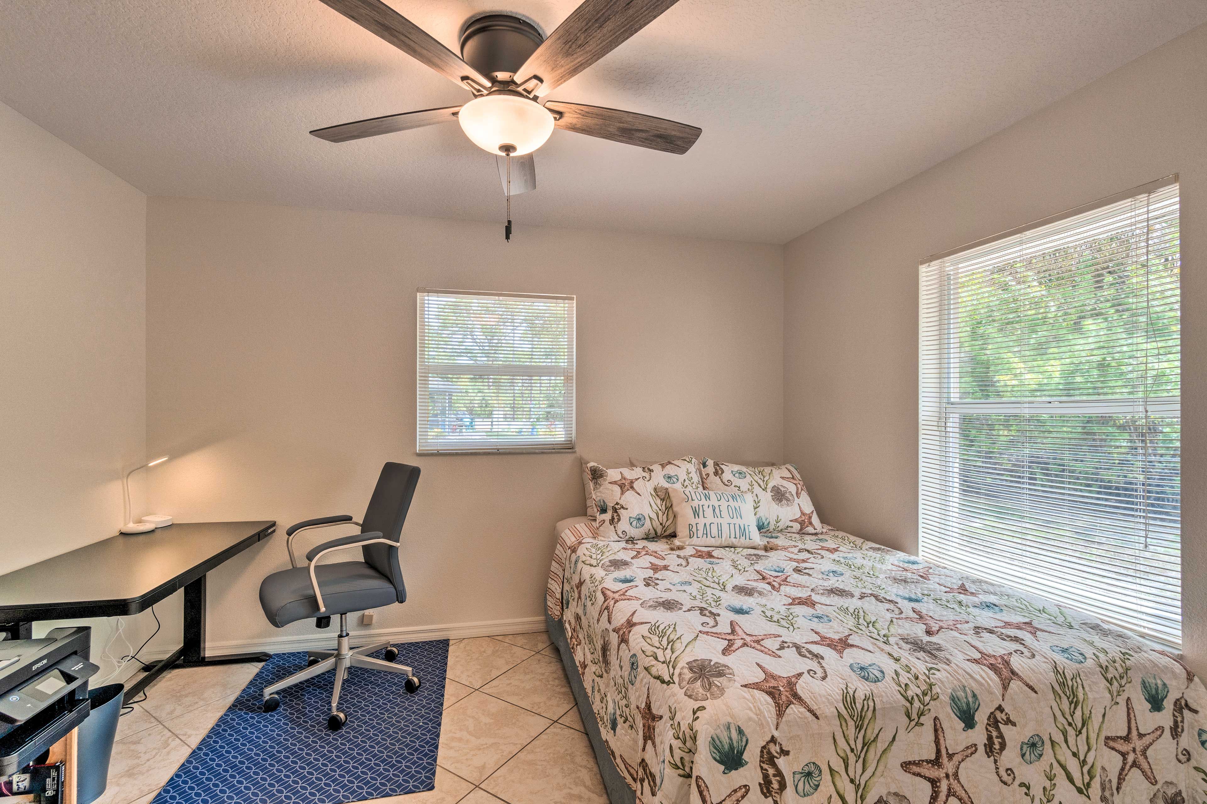 Bedroom 3 | Queen Bed