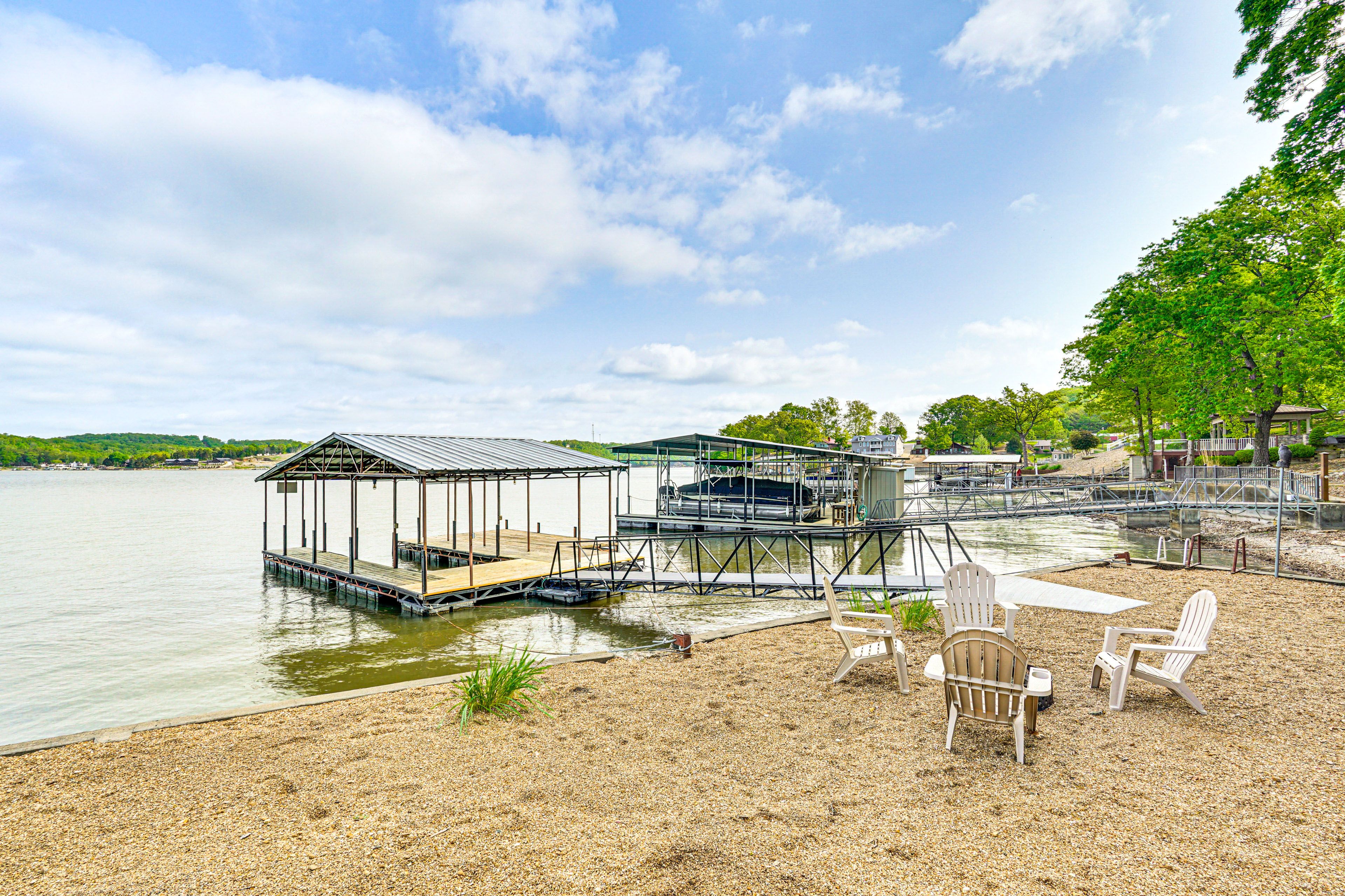 Swim Dock | Lake Access | Day-Docking Allowed