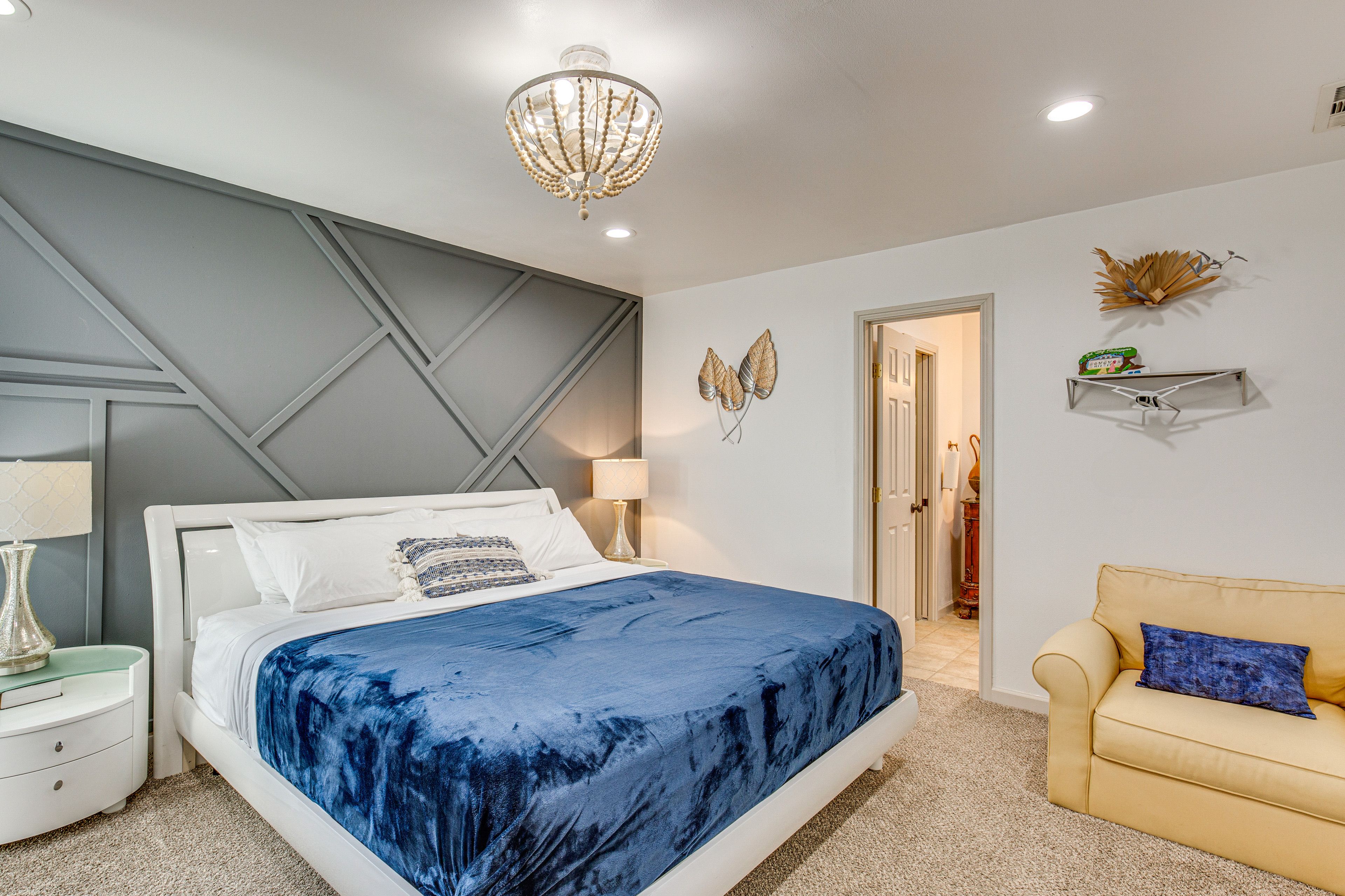 Bedroom 1 | King Bed | 2nd Floor | En-Suite Bathroom | Electric Fireplace