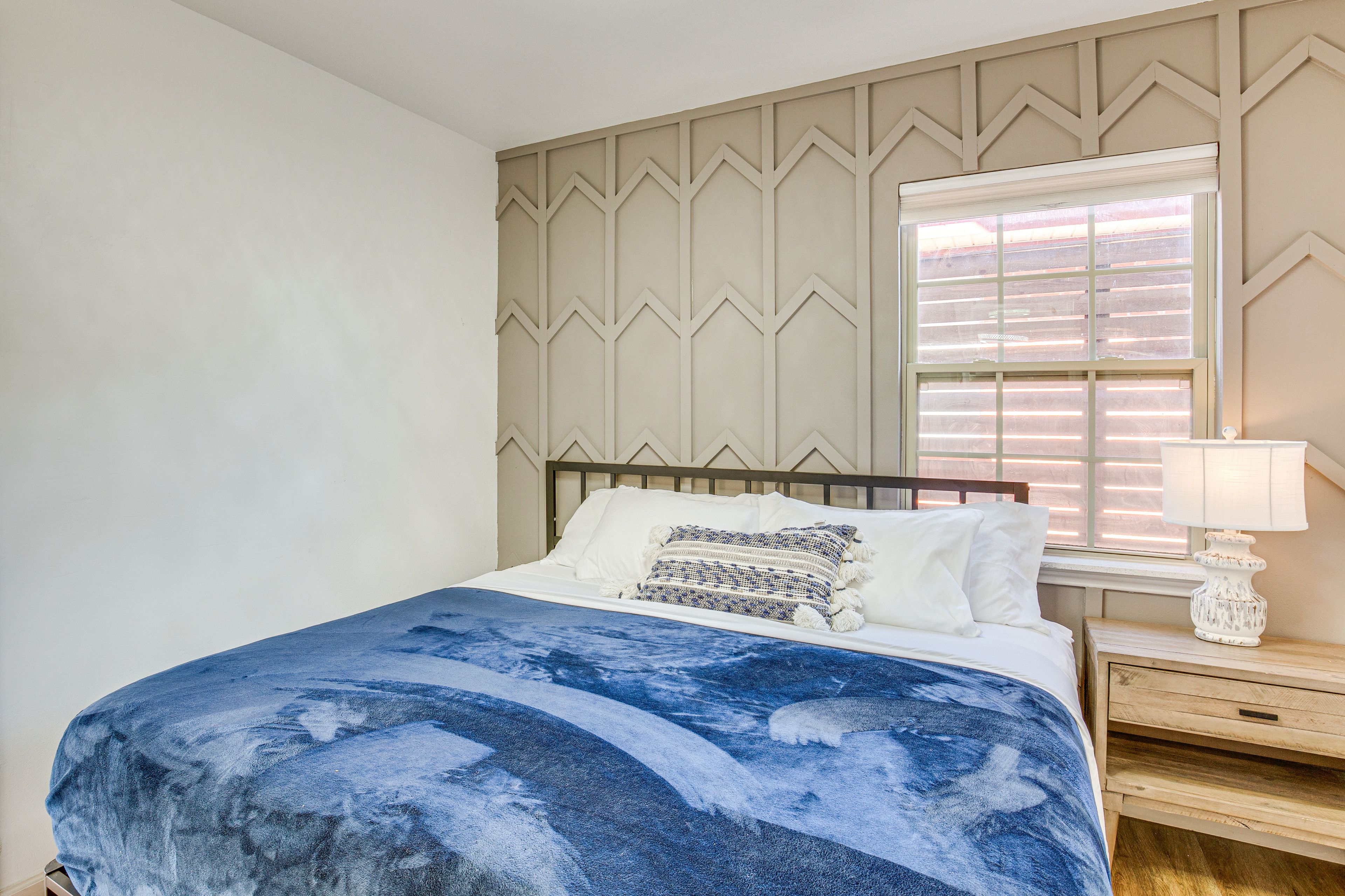 Bedroom 3 | King Bed | 1st Floor