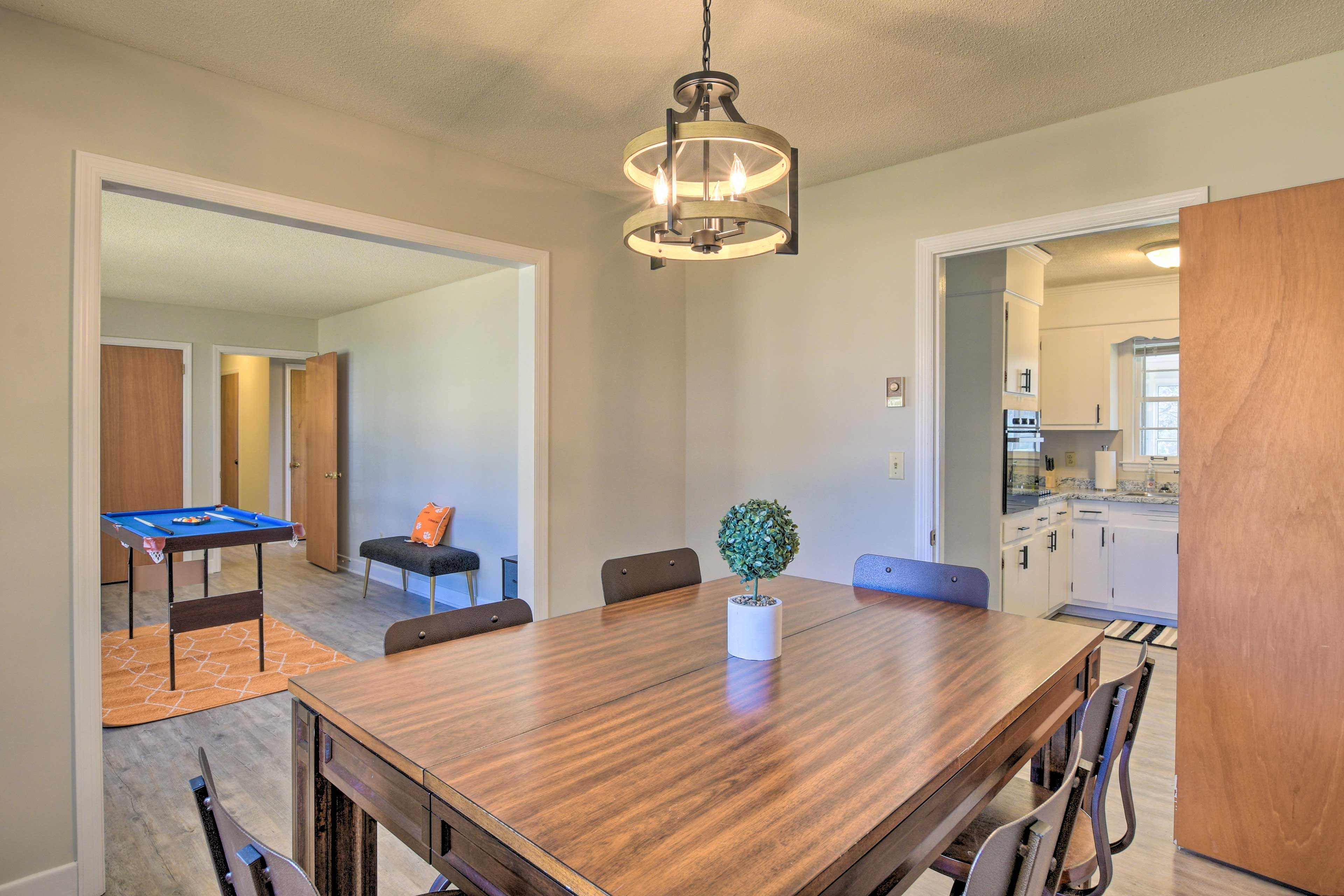 Dining Room | Laptop-Friendly Workspaces
