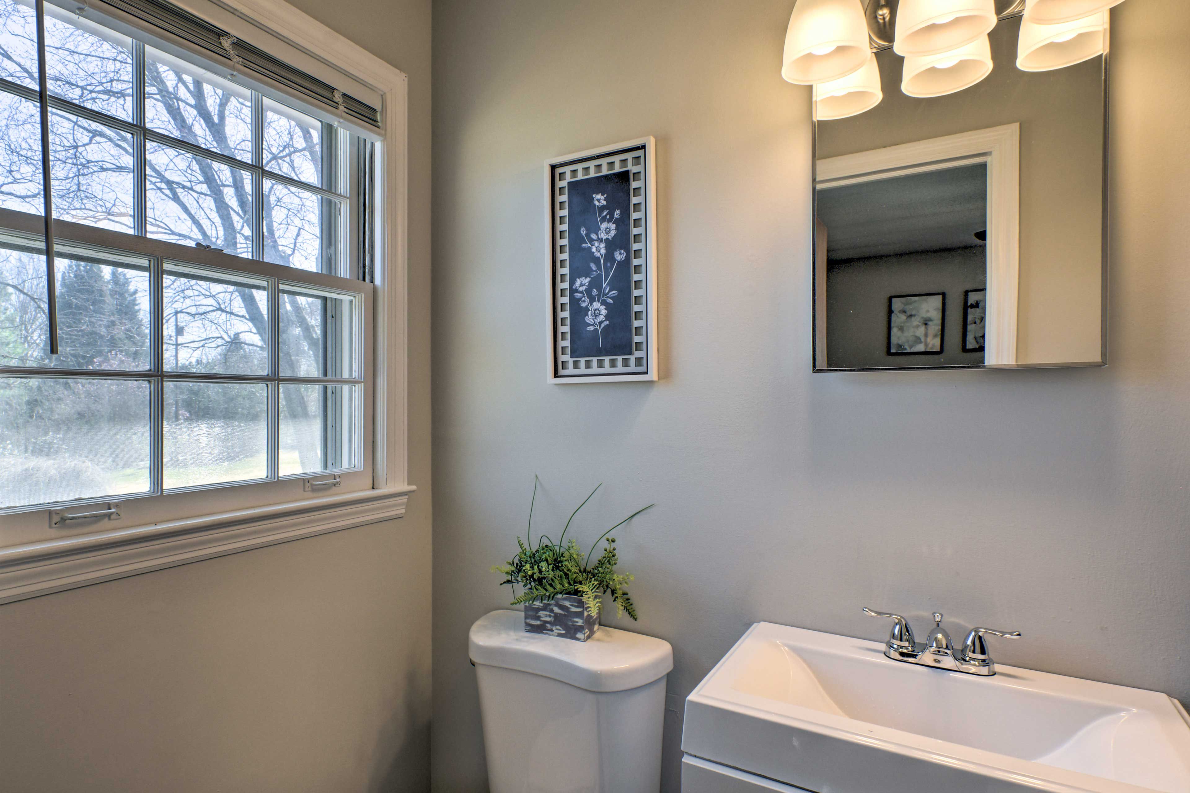 Full Bathroom | Hair Dryer