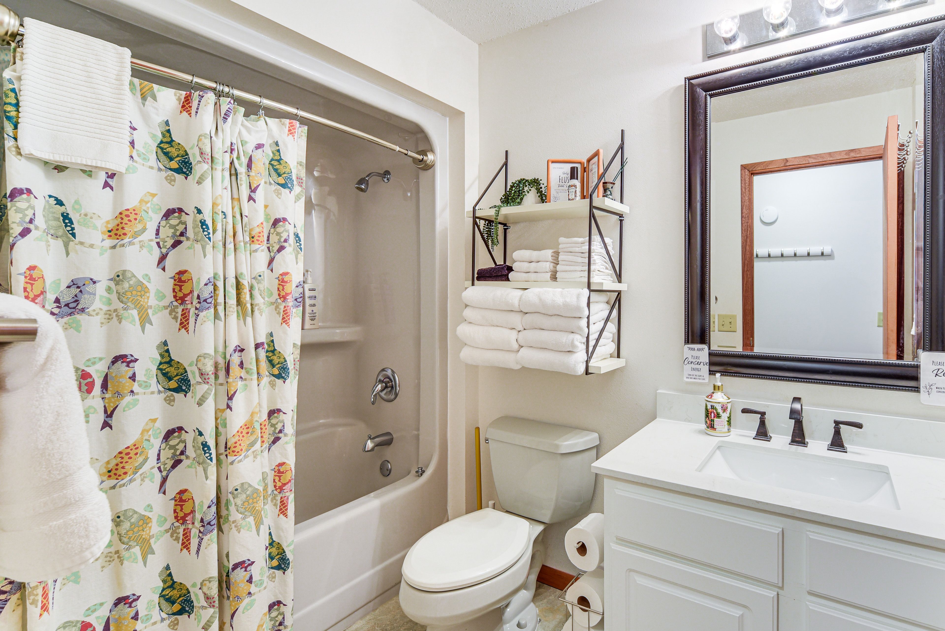 Full Bathroom | 2nd Floor