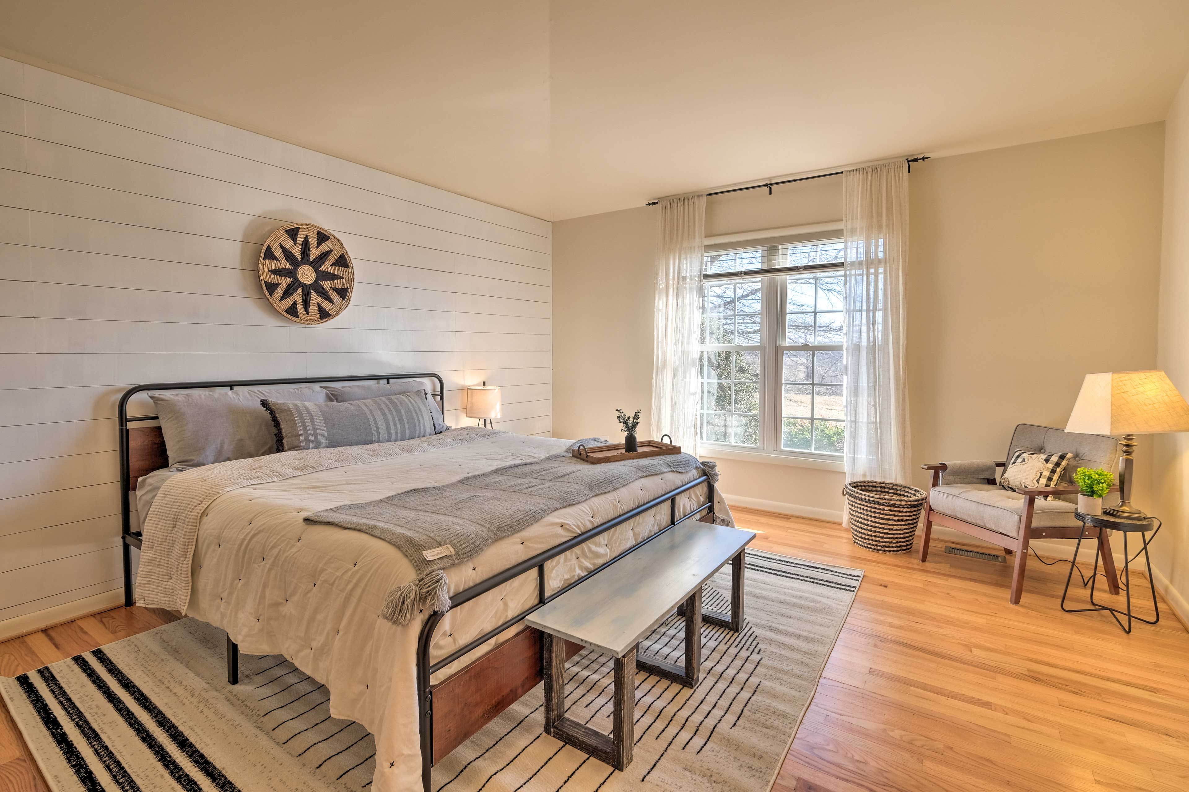 Bedroom 1 | King Bed | 1st Floor | Full En-Suite Bathroom