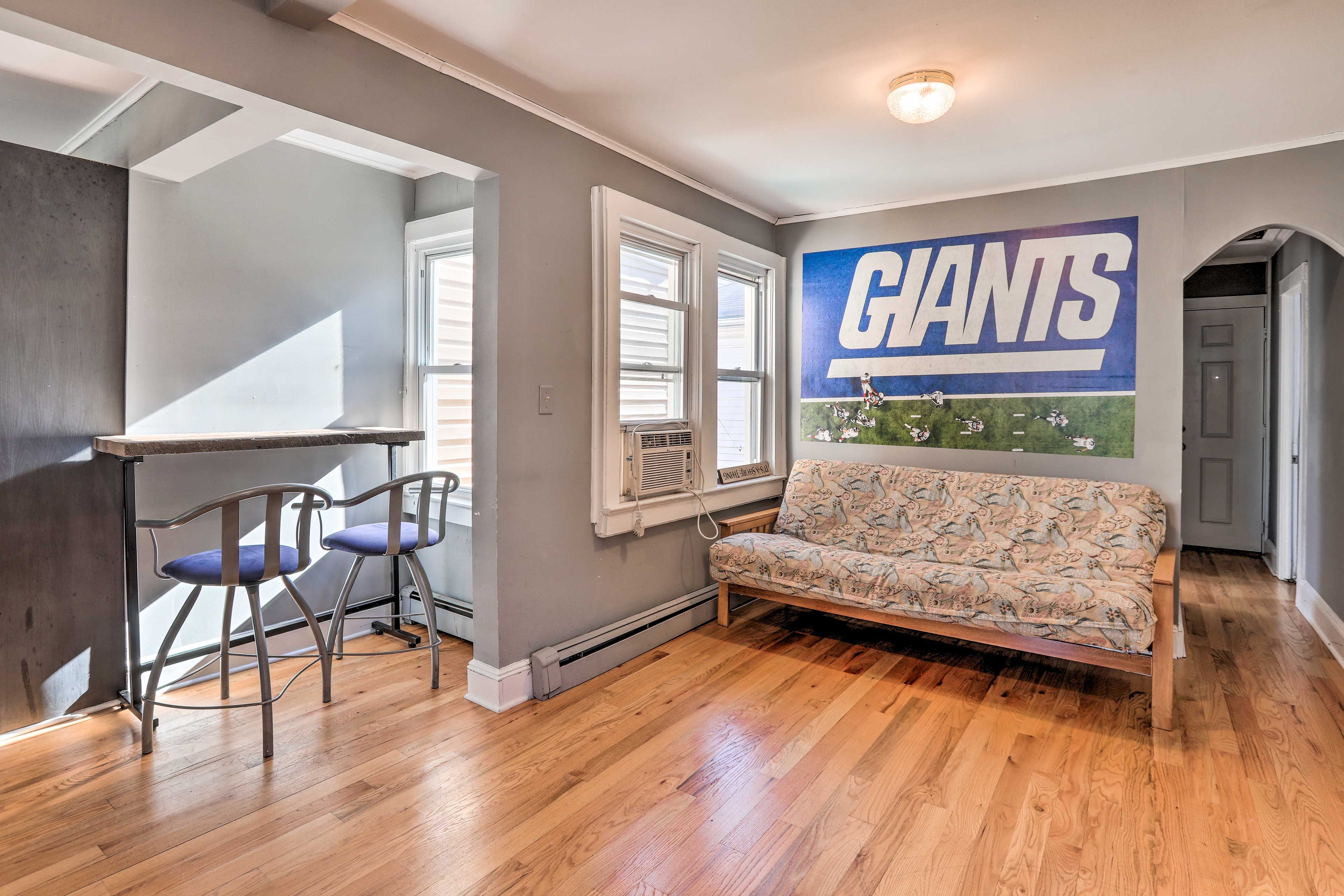 Living Room | 2-Person High Top
