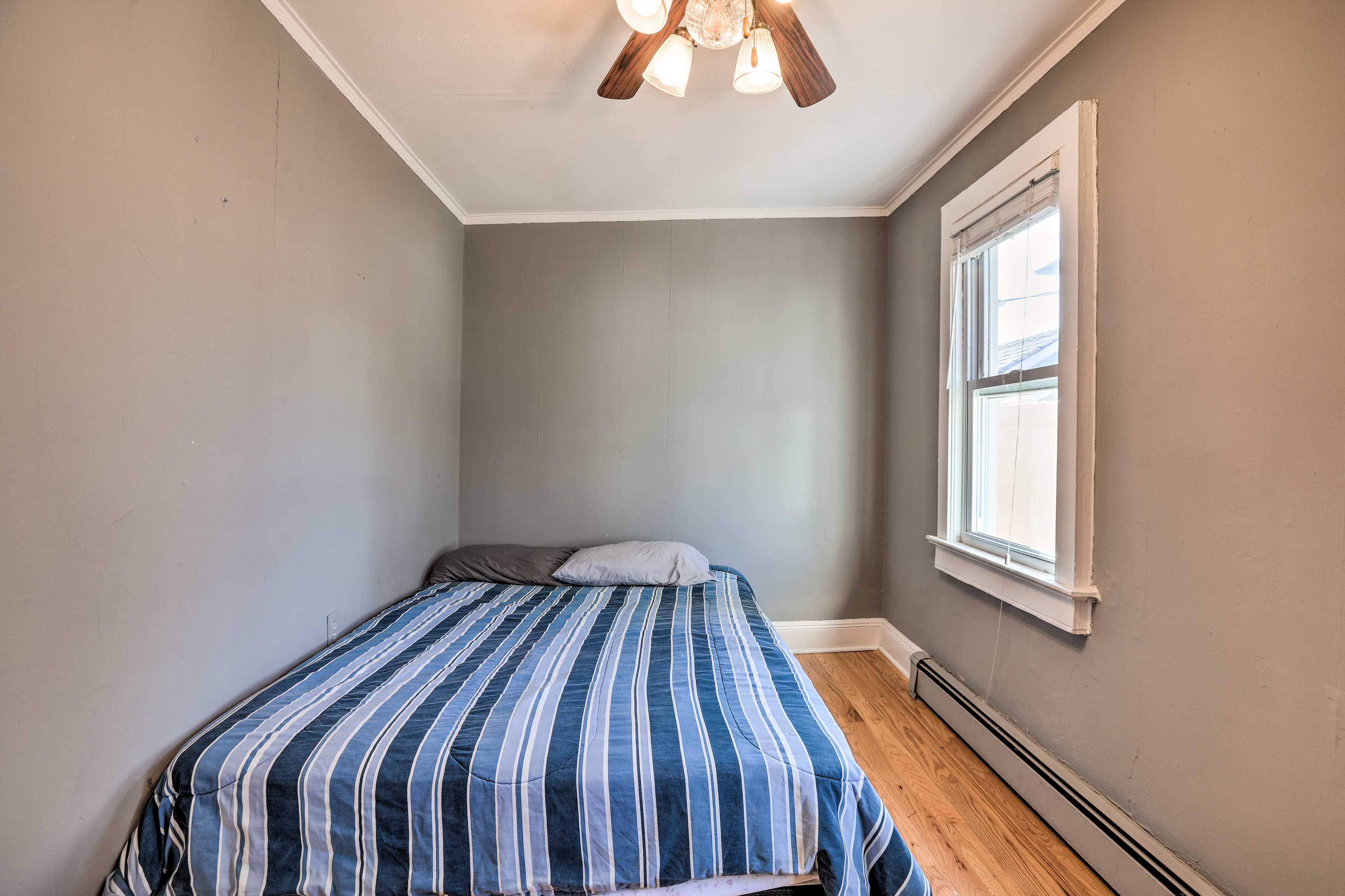 Bedroom 2 | Queen Bed