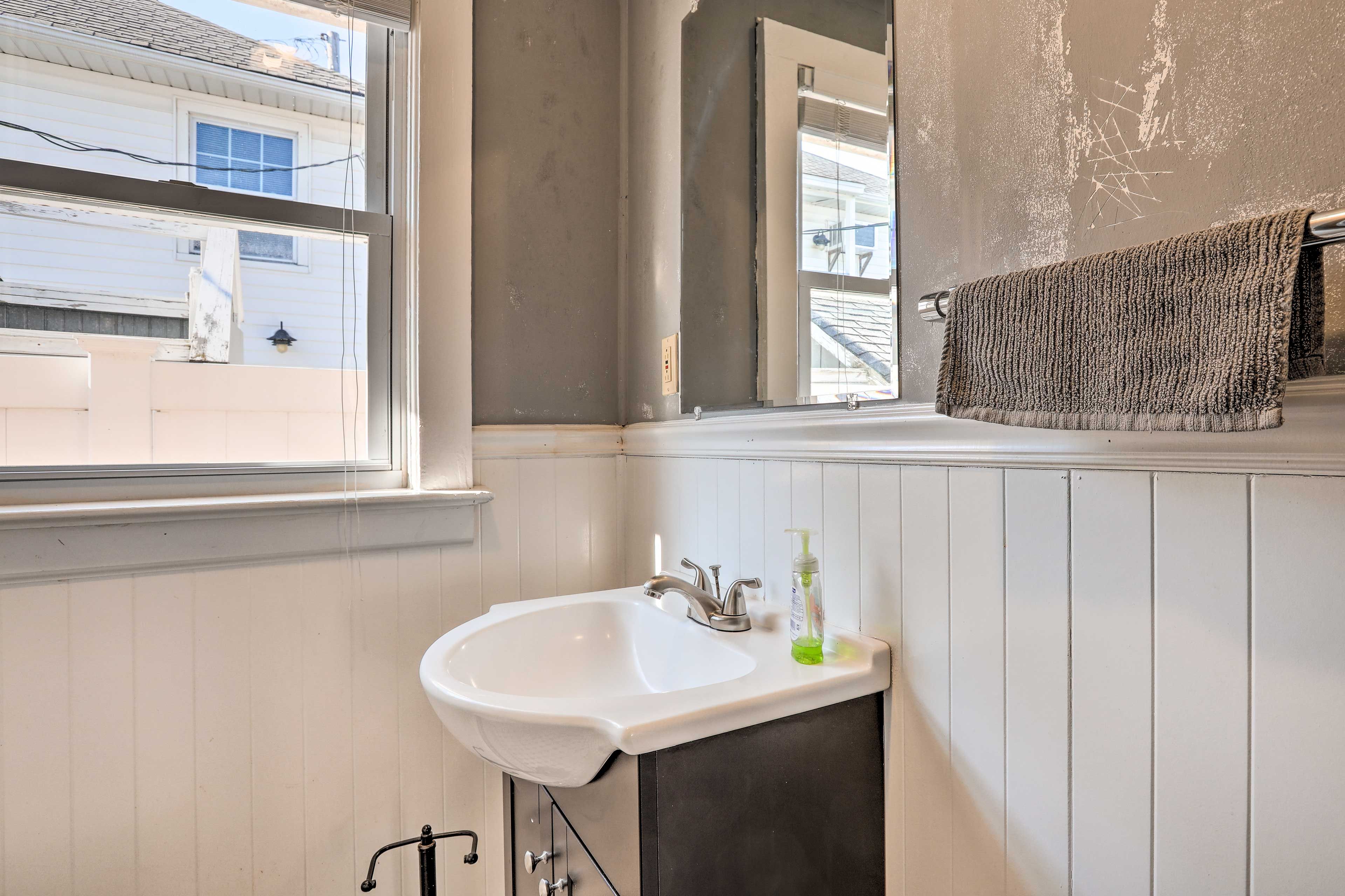 Full Bathroom