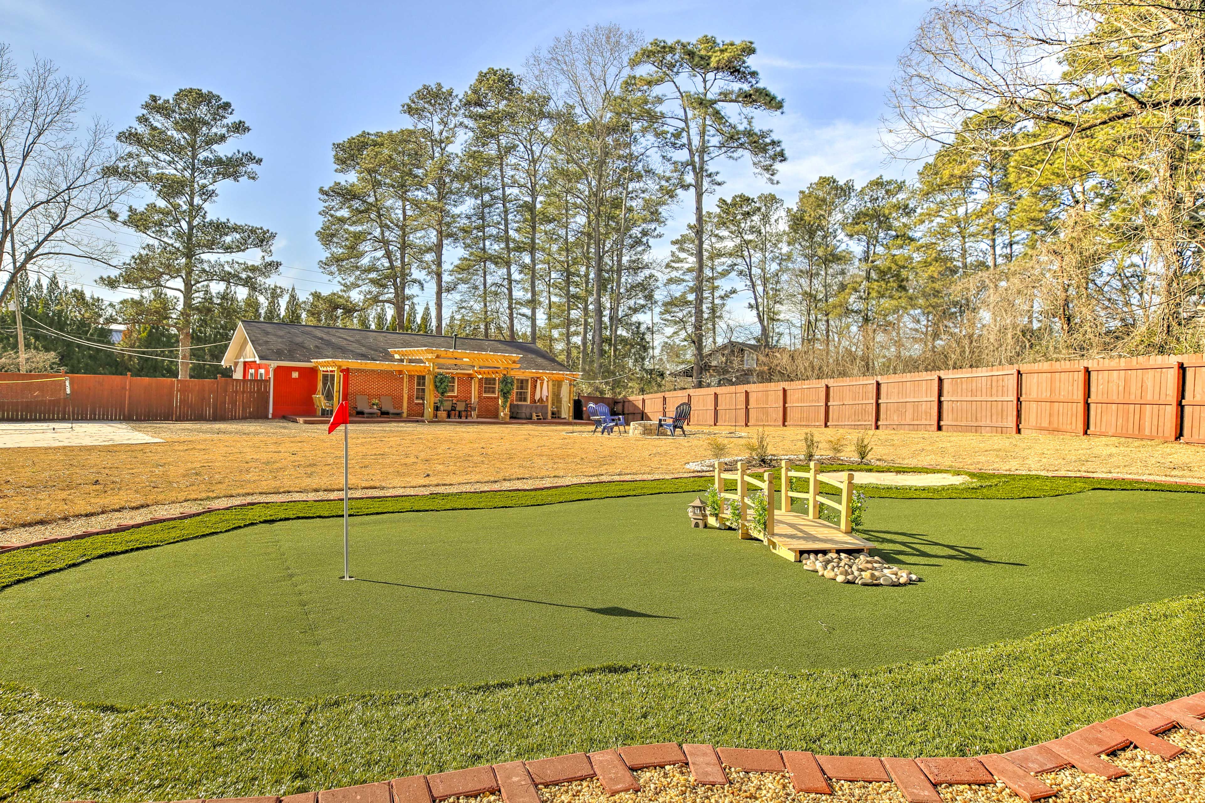Backyard | 2-Hole Putting Green | Beach Volleyball Court