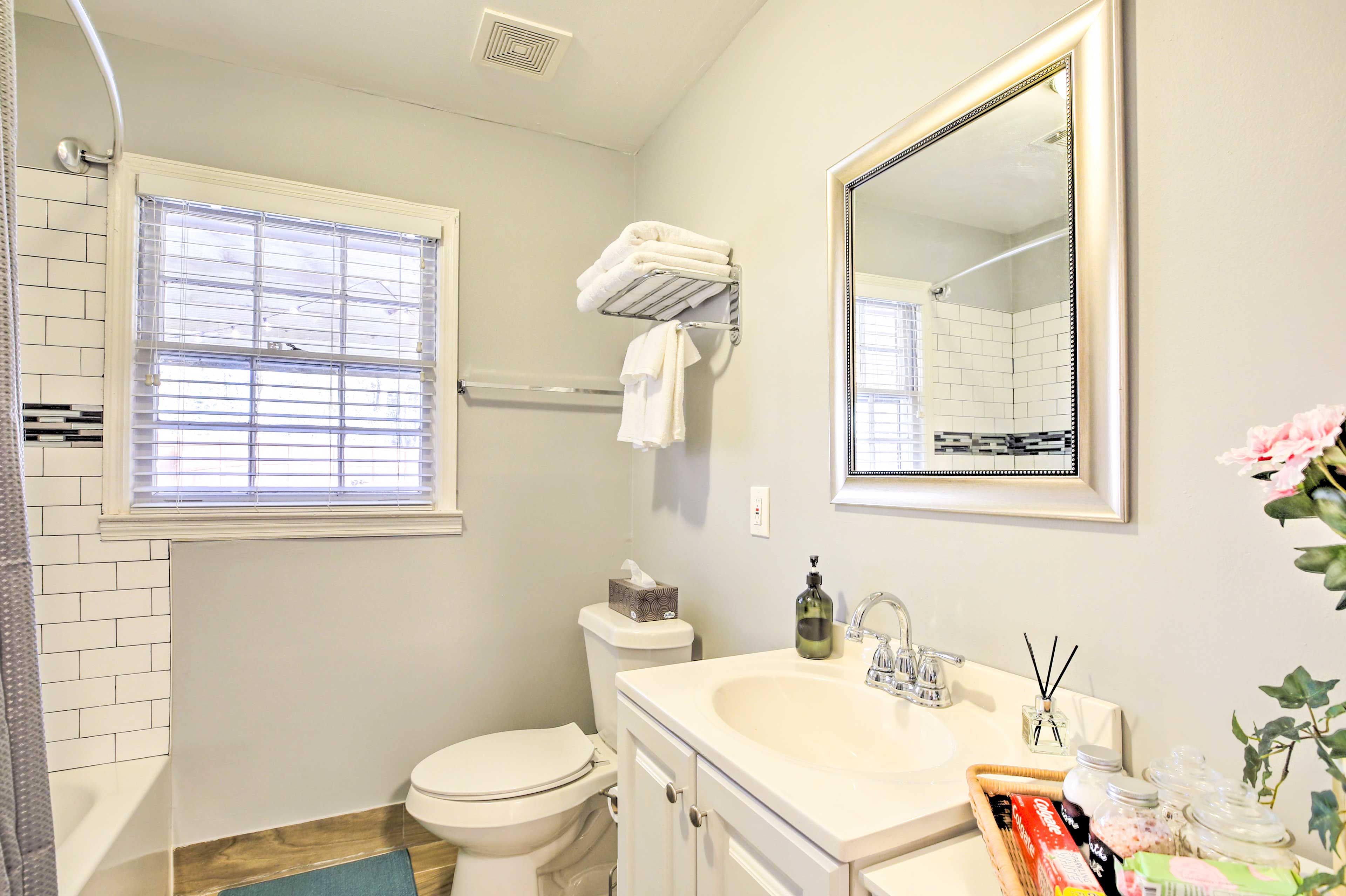 En-Suite Bathroom | Complimentary Toiletries