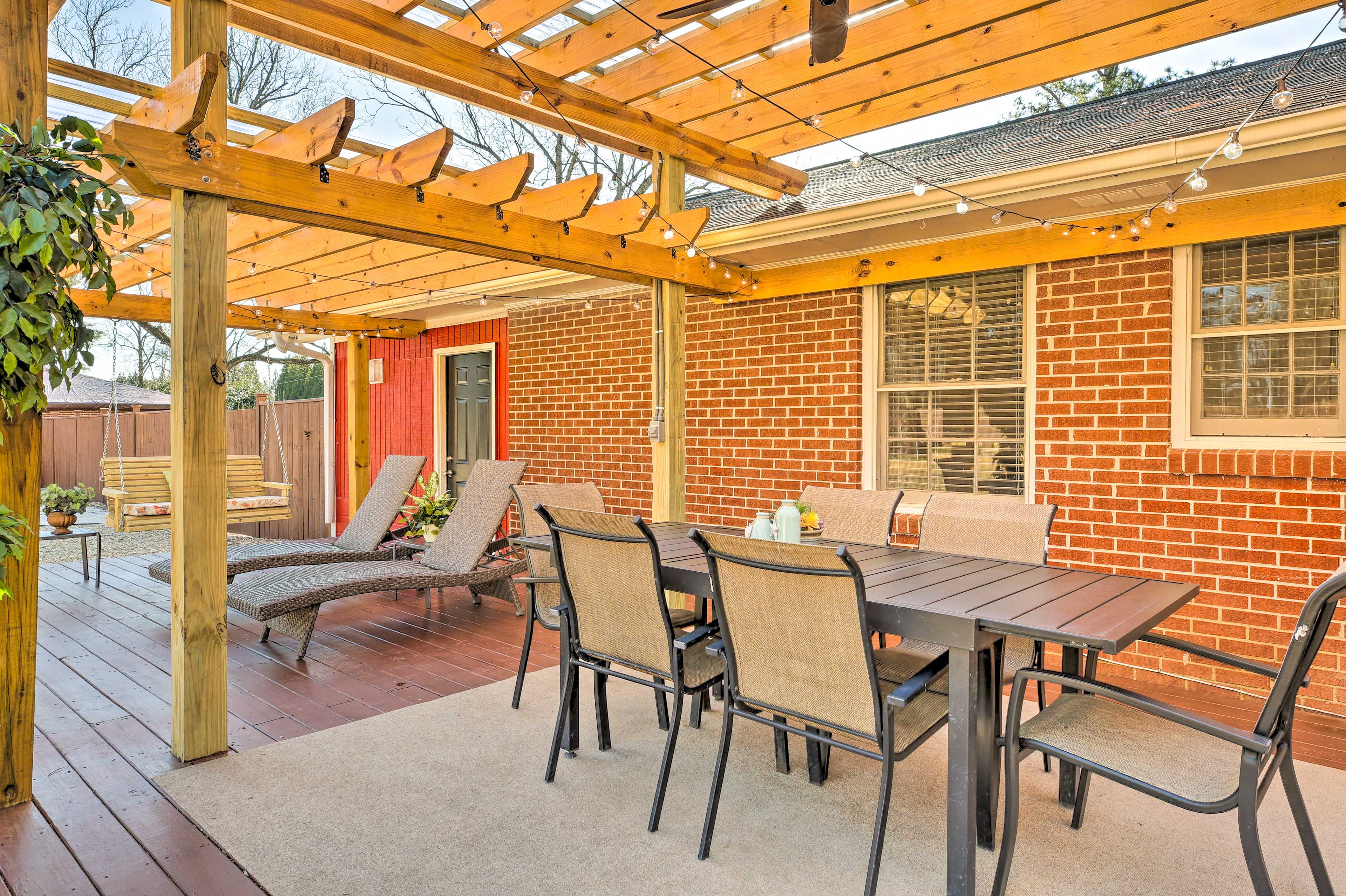 Acworth Vacation Rental | 3BR | 1.5BA | 1,200 Sq Ft | Stairs Required