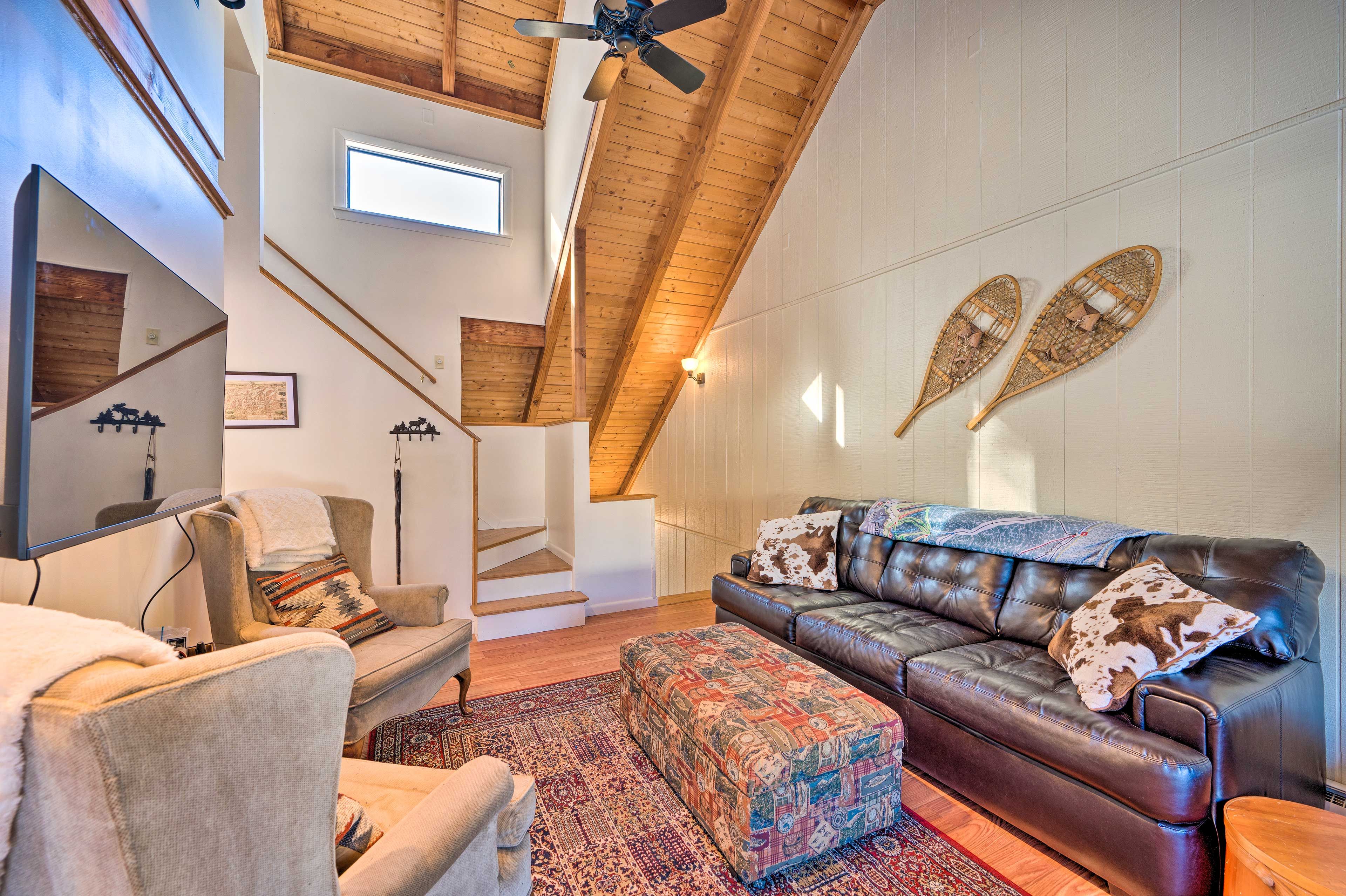 Living Area | Smart TV